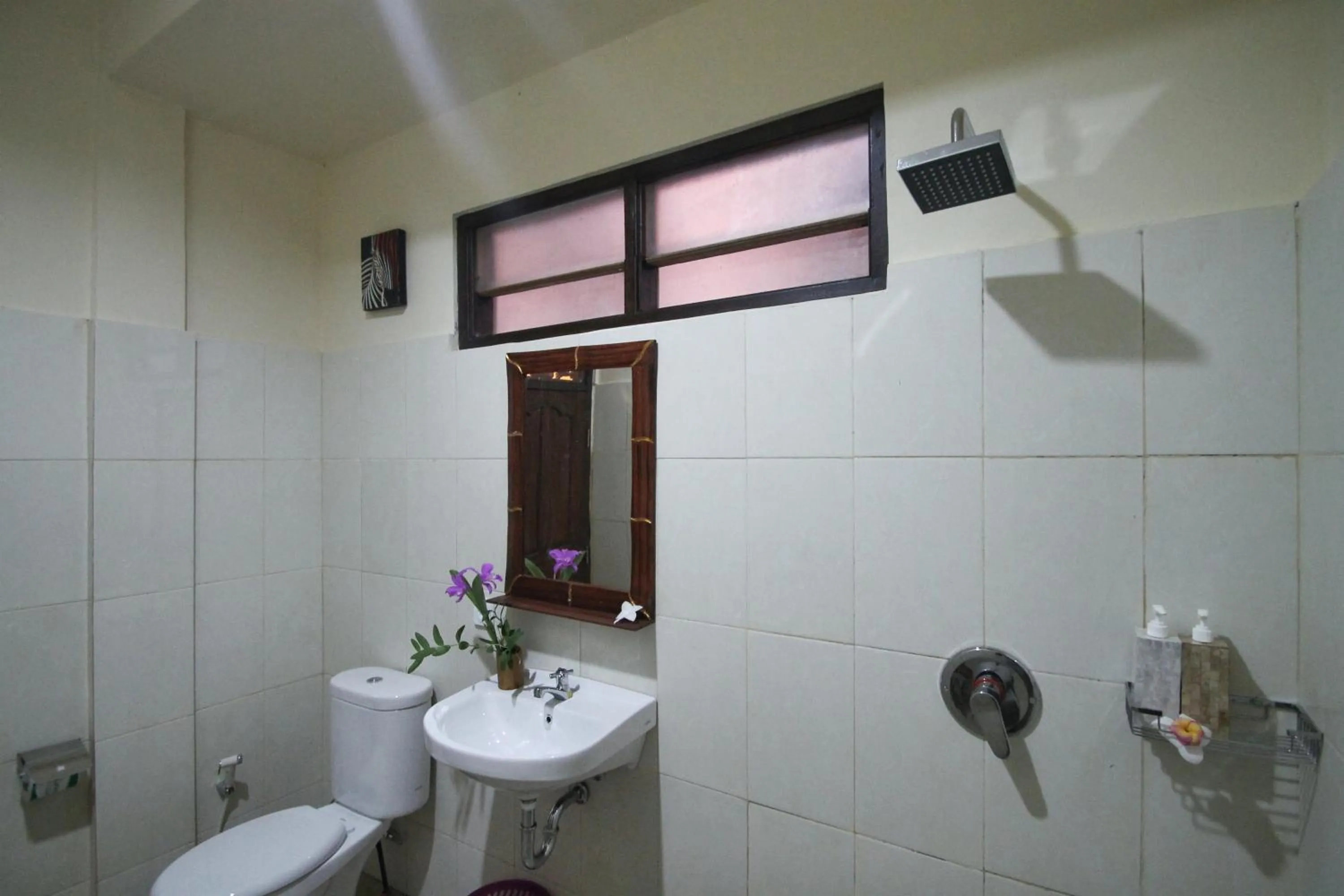 Bathroom in Pondok Muwa Guest House
