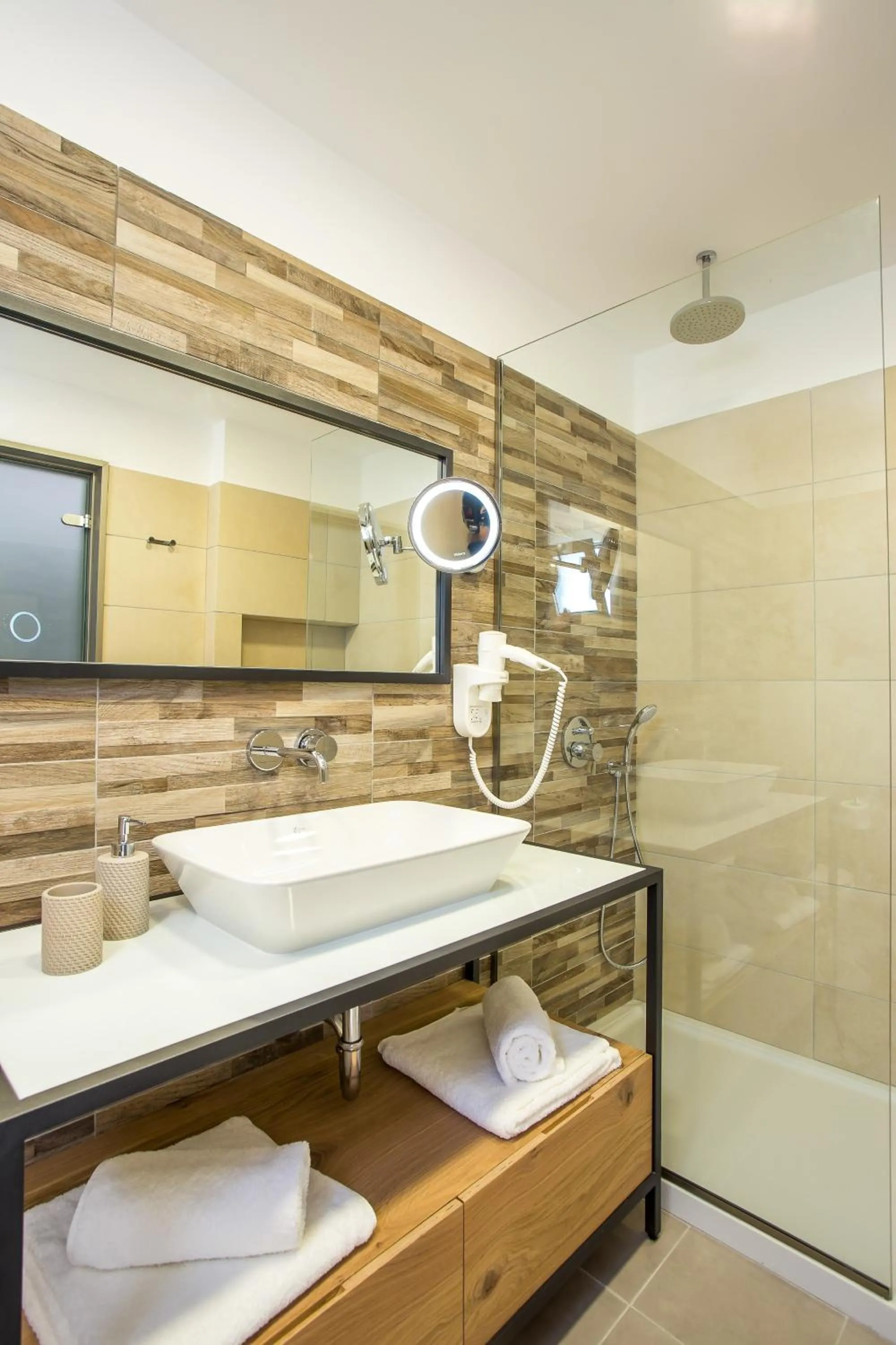 Shower in Moscha Hotel