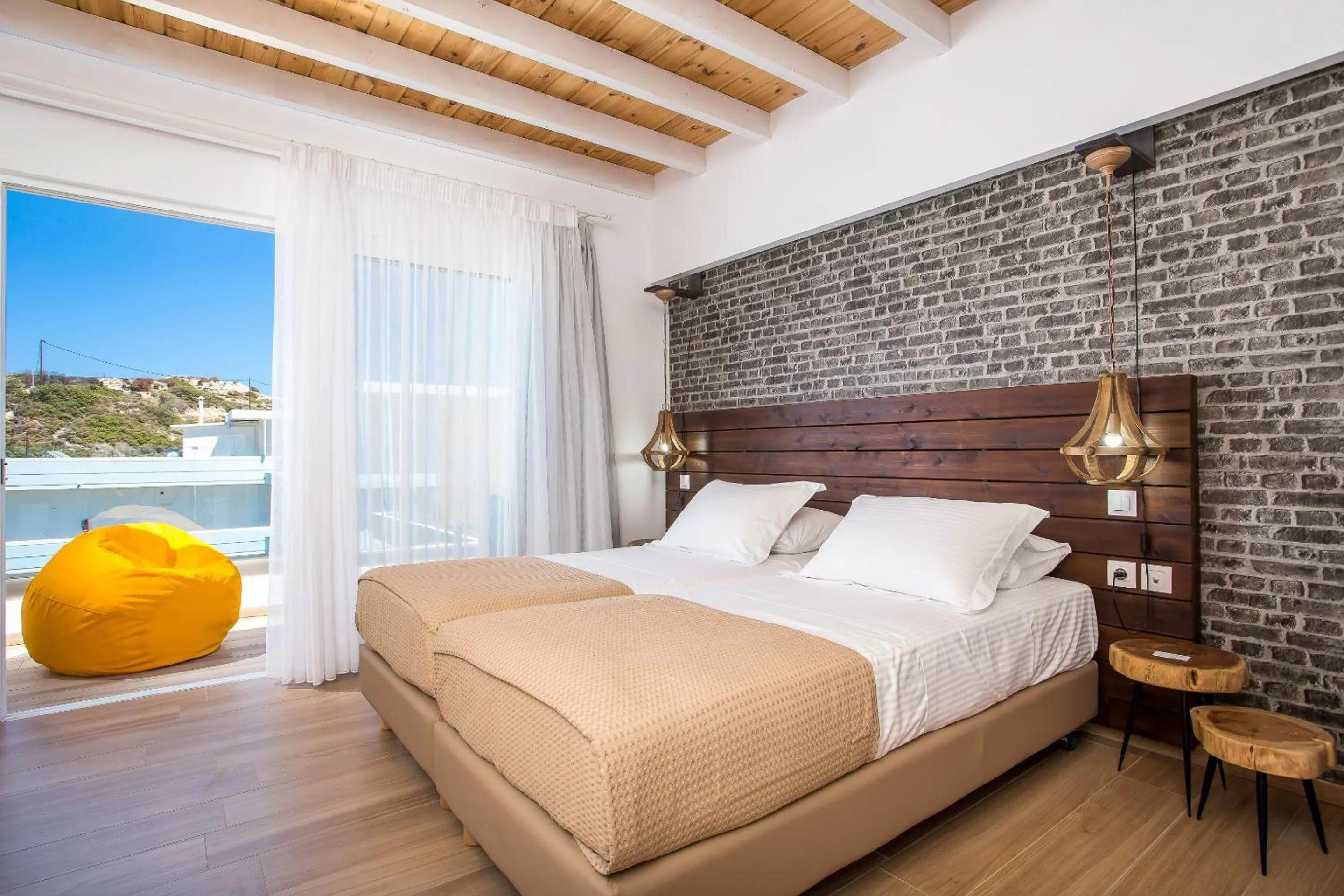 Balcony/Terrace, Bed in Moscha Hotel