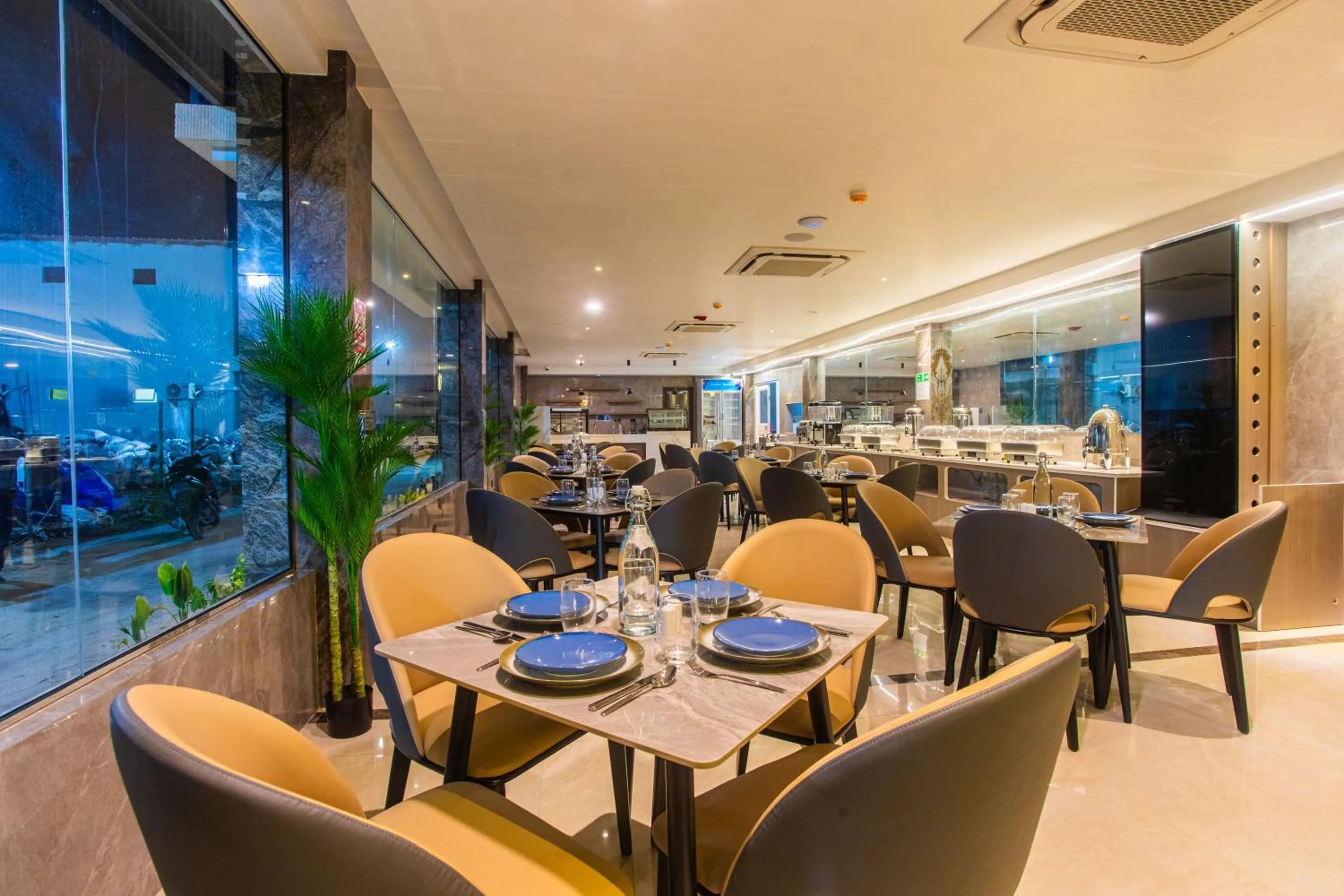 Restaurant/places to eat in Lonuhiri at Dhigurah