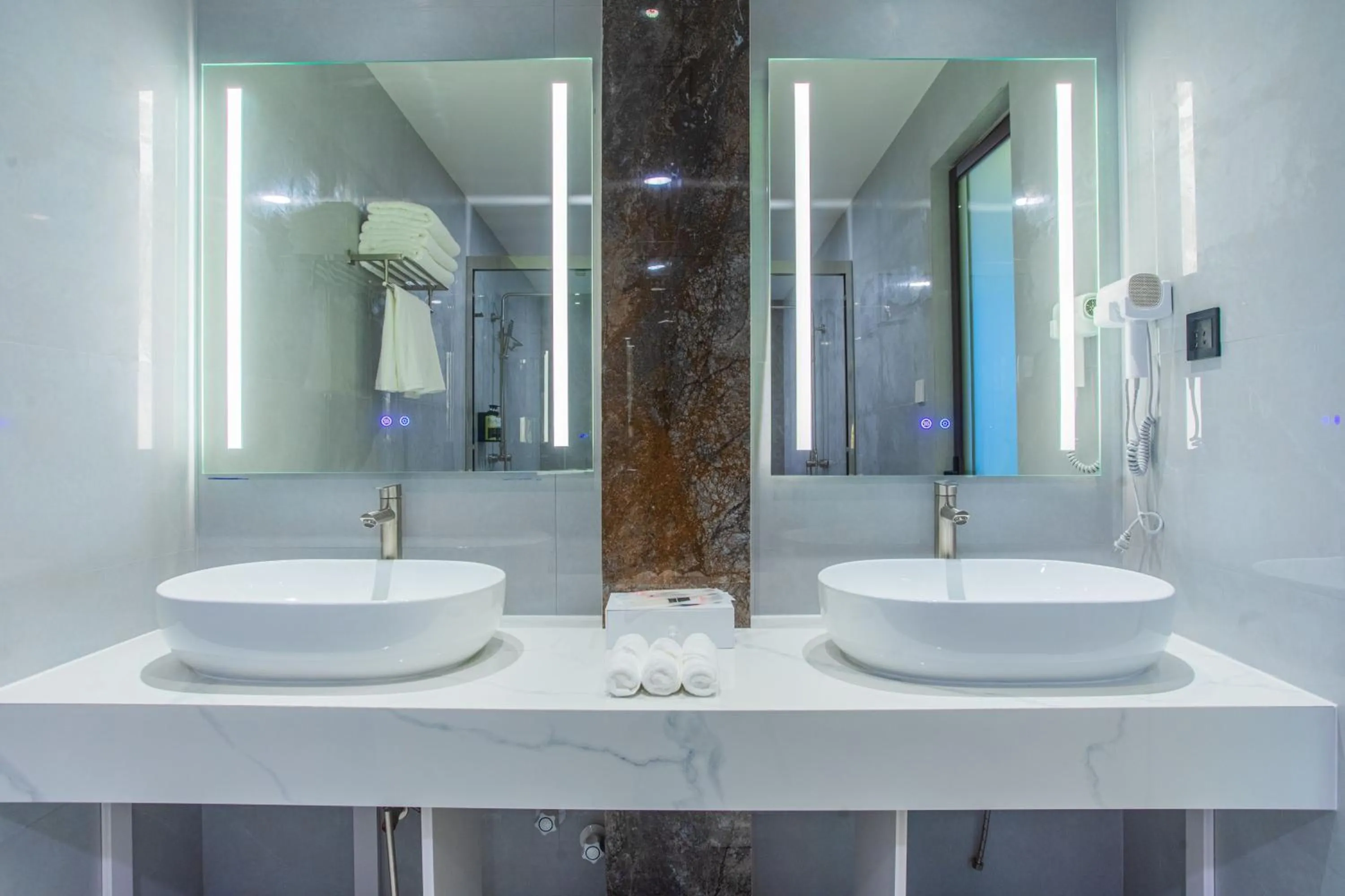 Shower in Lonuhiri at Dhigurah