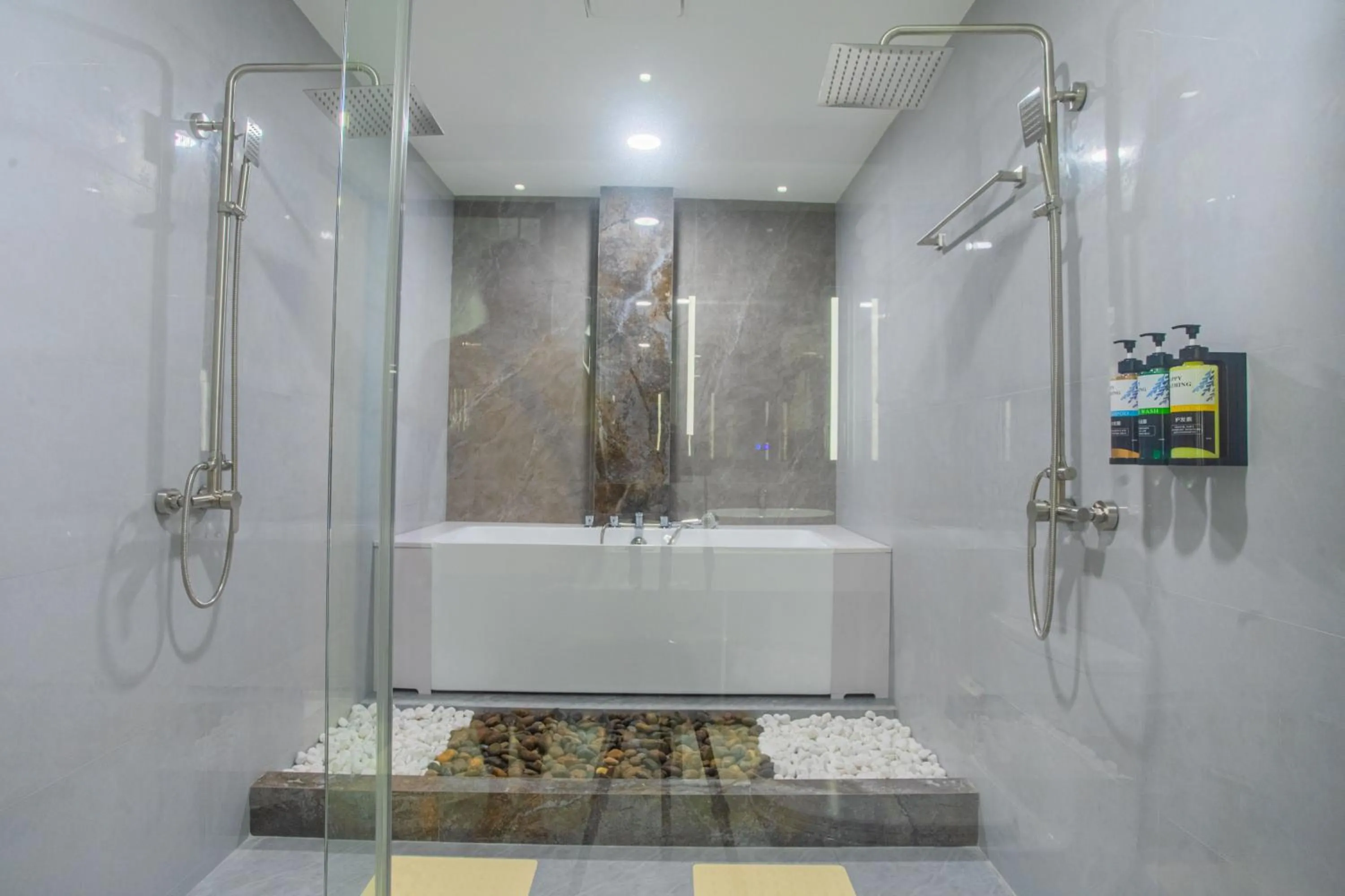 Shower in Lonuhiri at Dhigurah