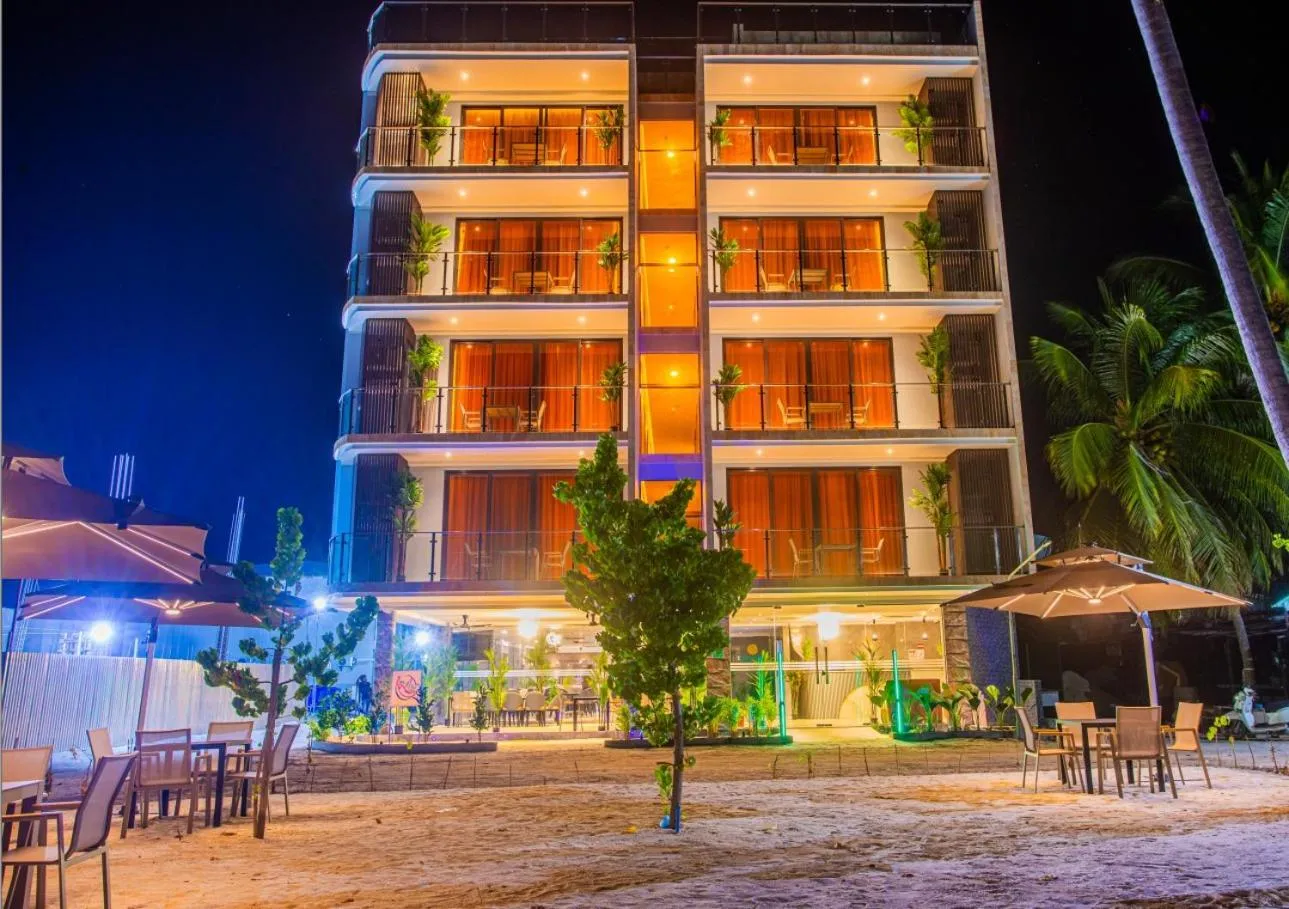 Property building in Lonuhiri at Dhigurah