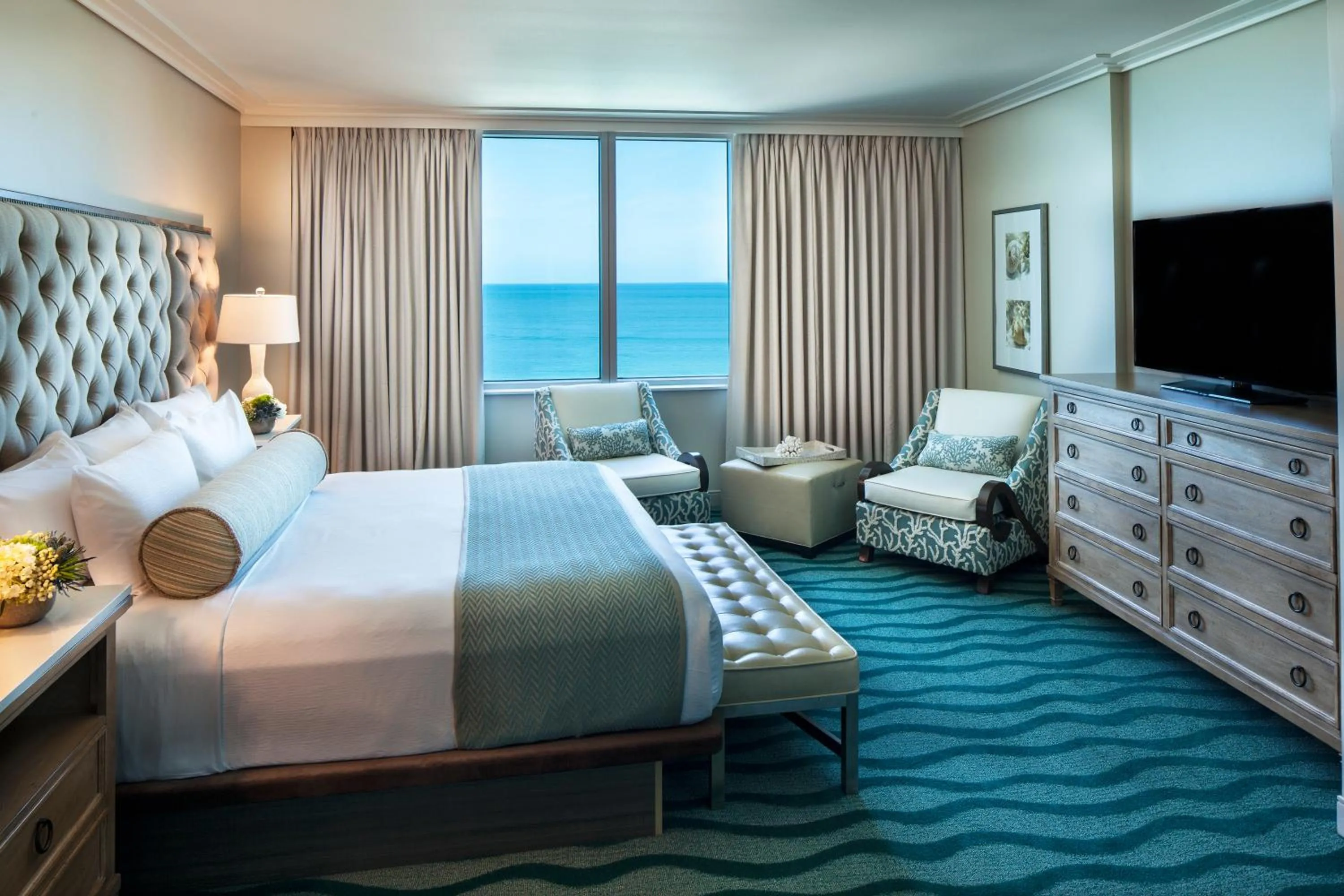 Photo of the whole room, Bed in Opal Sands