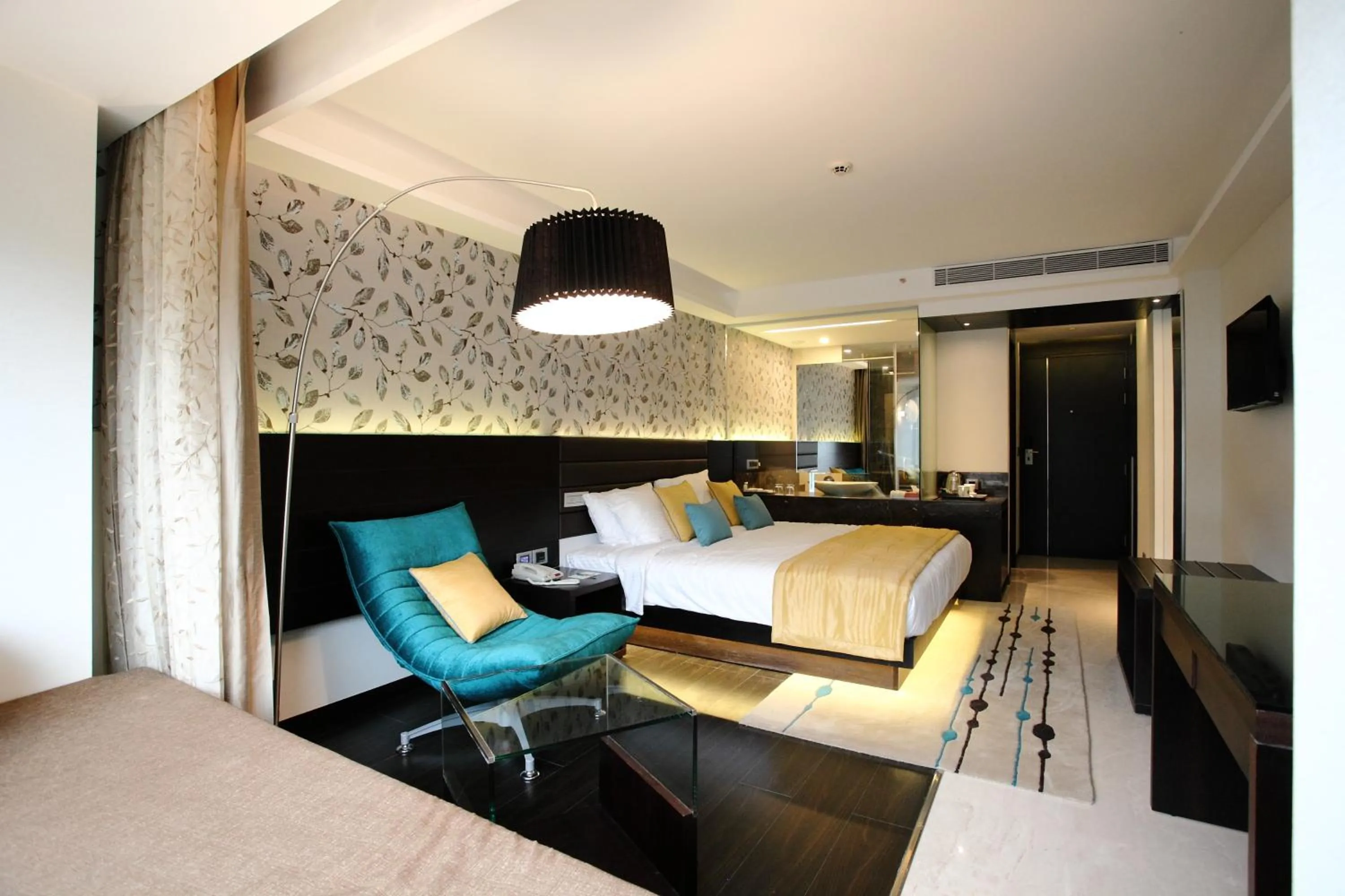 Photo of the whole room, Bed in Country Inn & Suites By Radisson, Bengaluru Hebbal Road