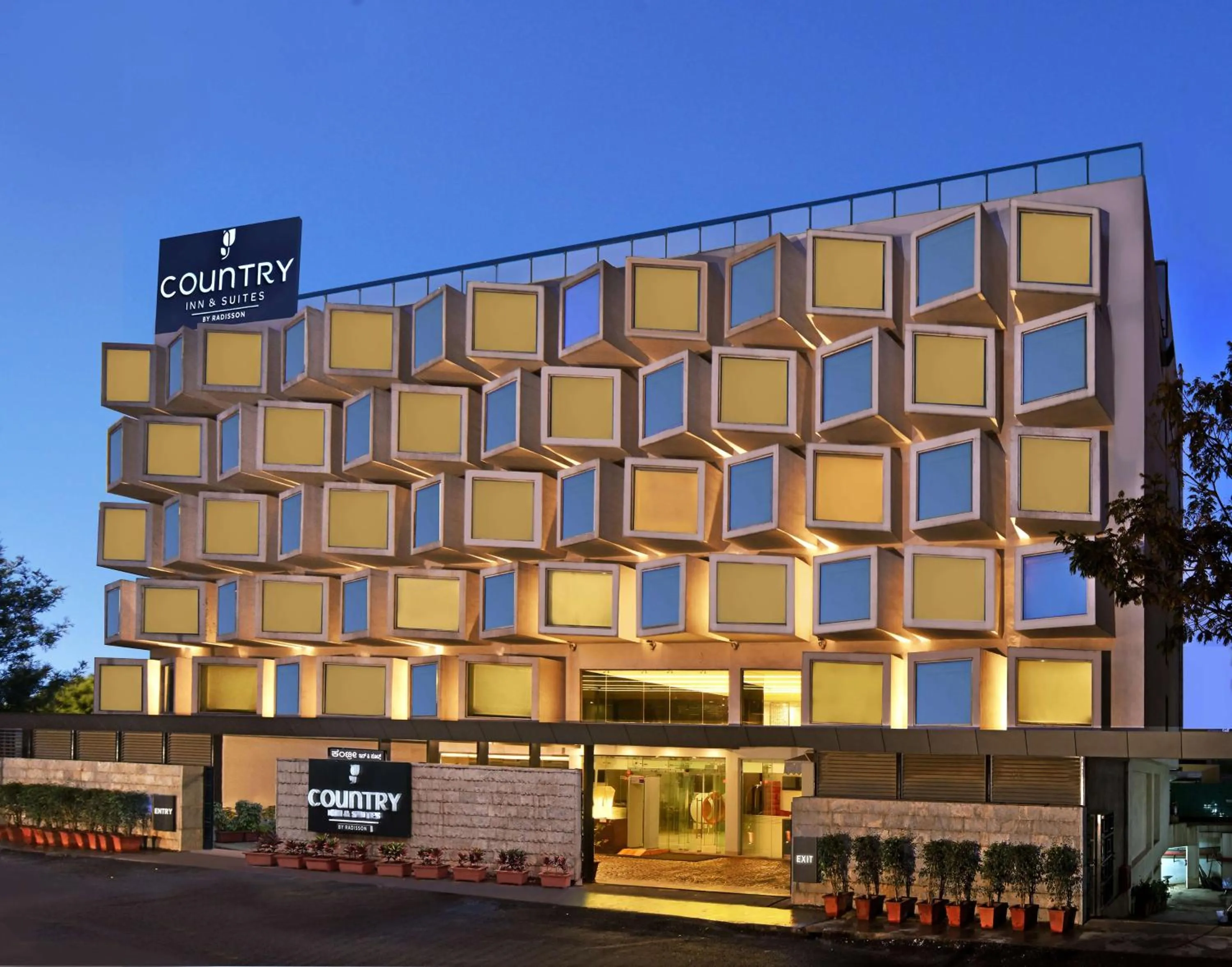 Property building in Country Inn & Suites By Radisson, Bengaluru Hebbal Road