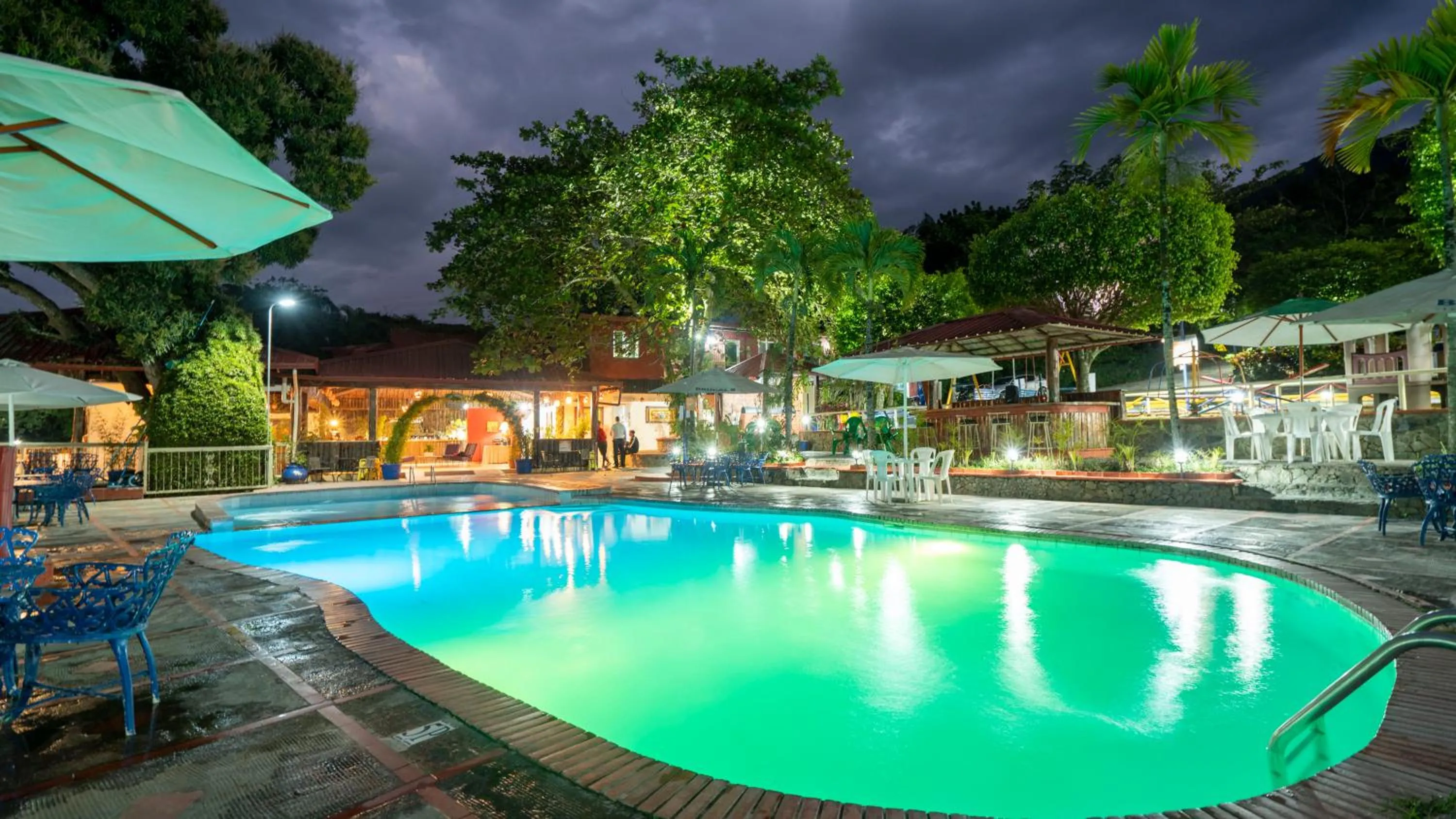 Swimming pool in Jarabacoa River Club & Resort