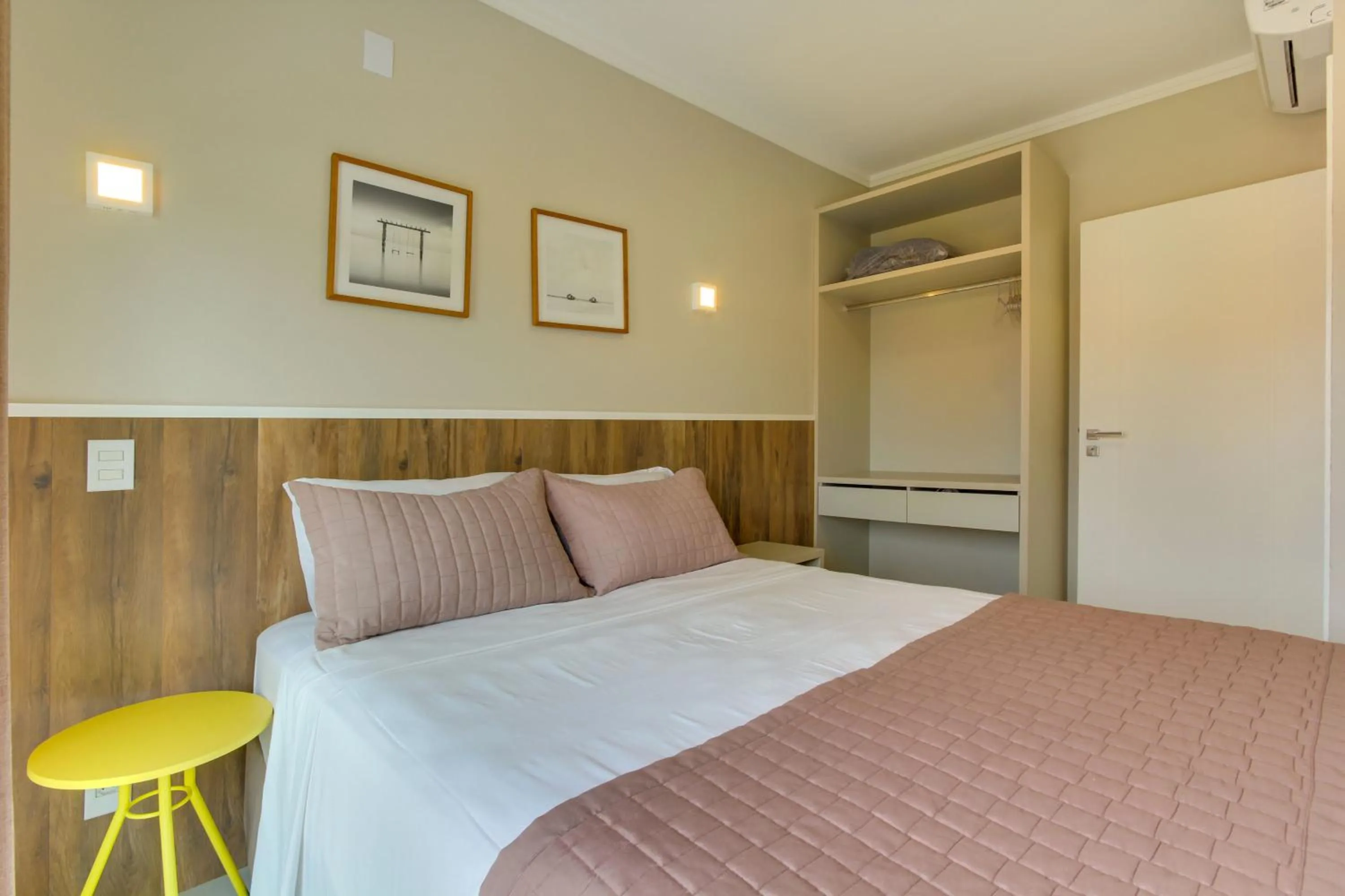 Bed in Residencial Casa Flora