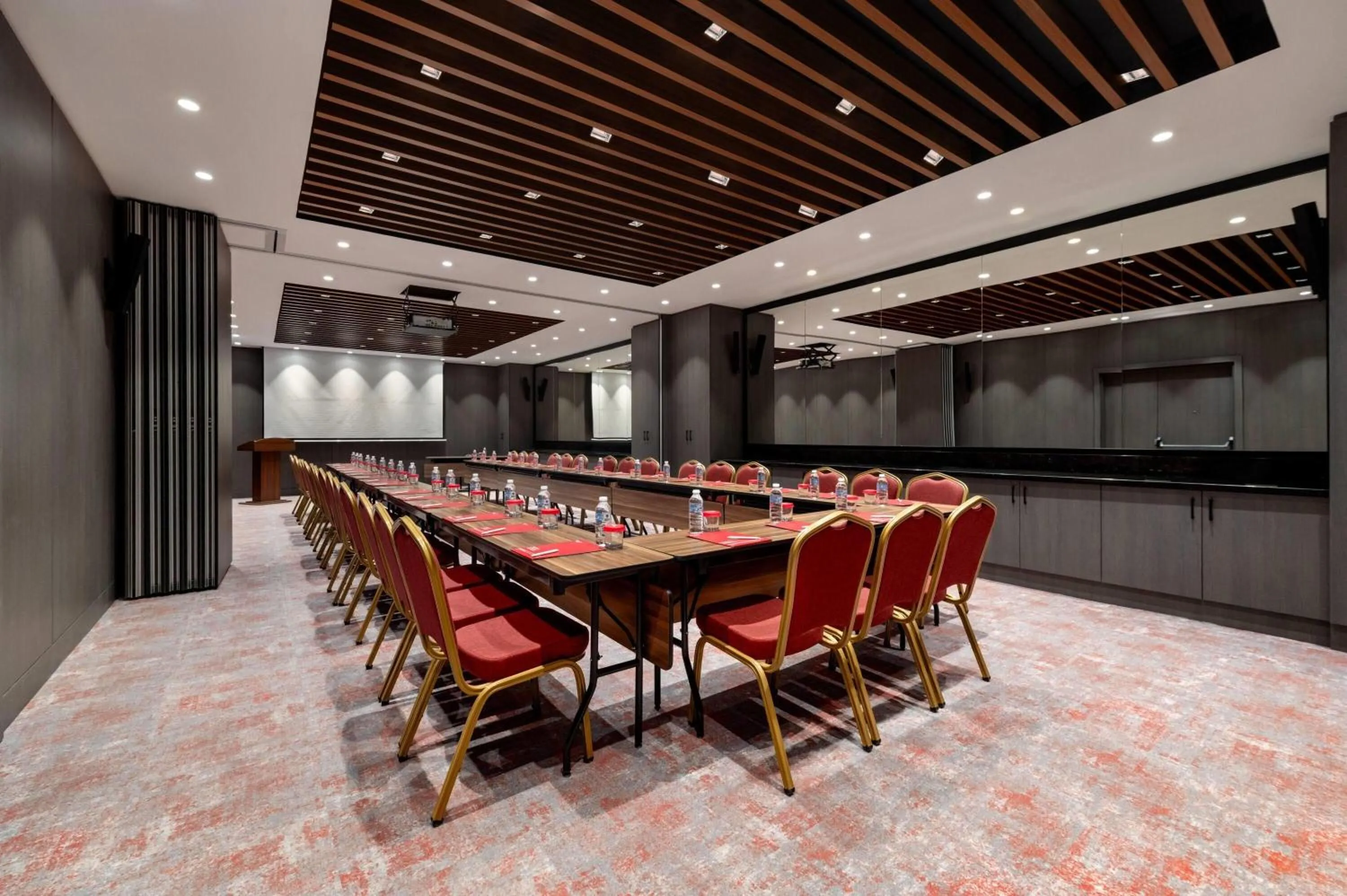 Meeting/conference room in Ramada by Wyndham Arnavutkoy