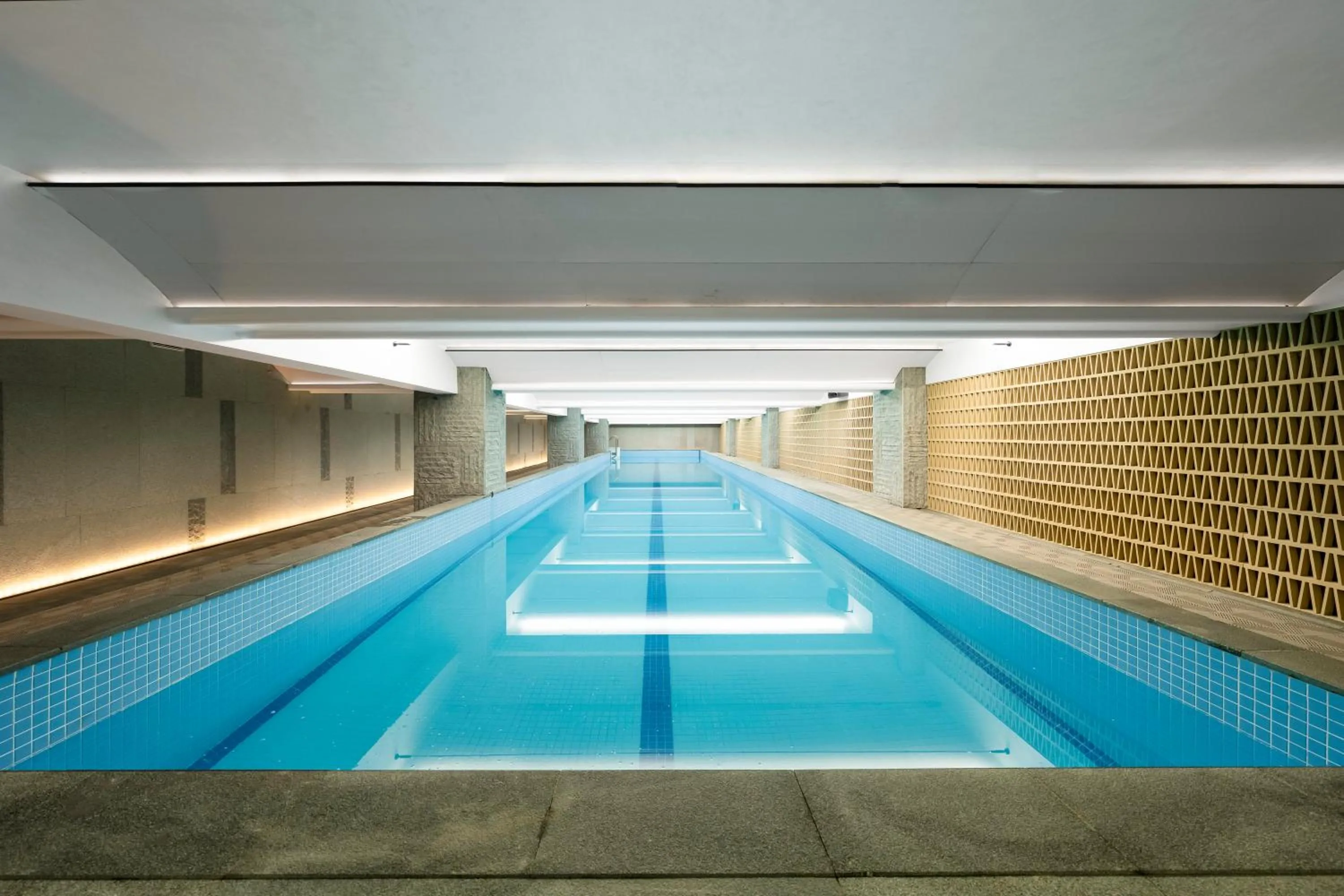 Swimming pool in Wyndham Leshan Downtown