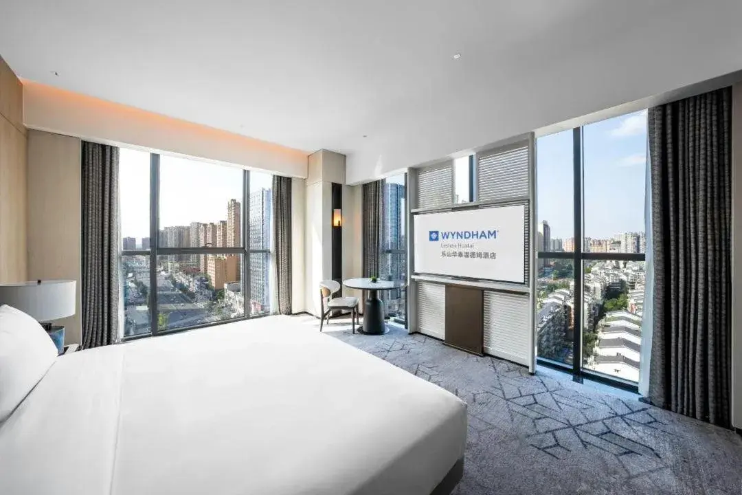 King Room with City View - Non-Smoking in Wyndham Leshan Downtown King Room with City View - Non-Smoking in Wyndham Leshan Downtown