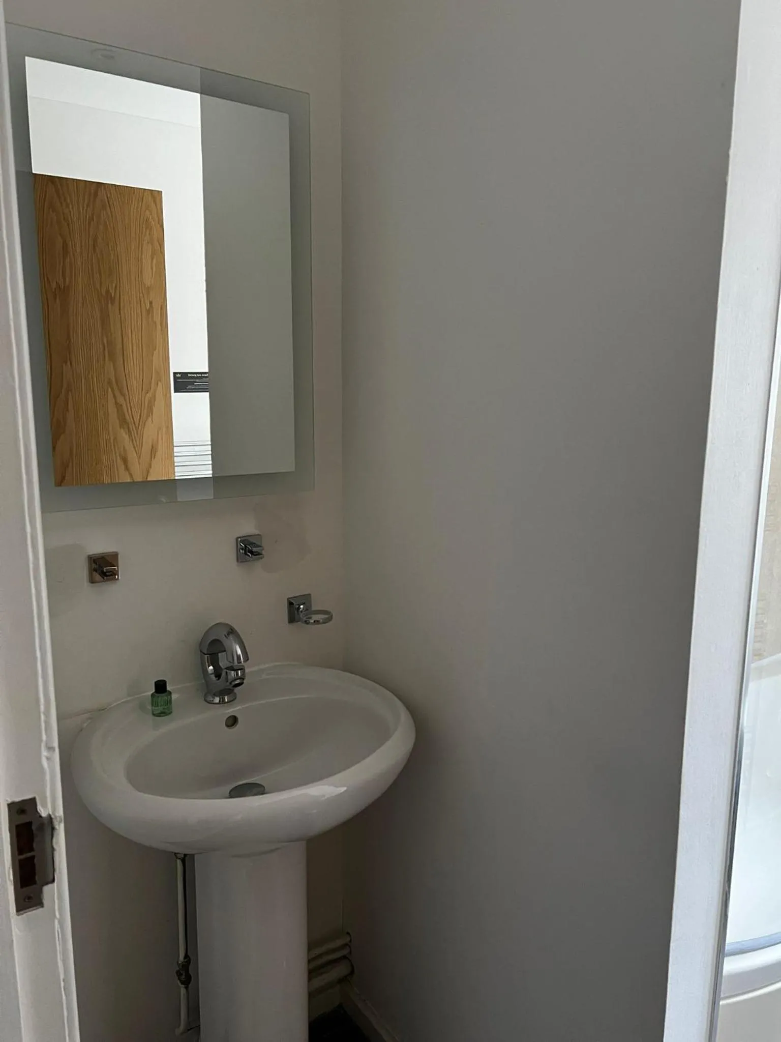 Bathroom in Crown Hotel & Bar