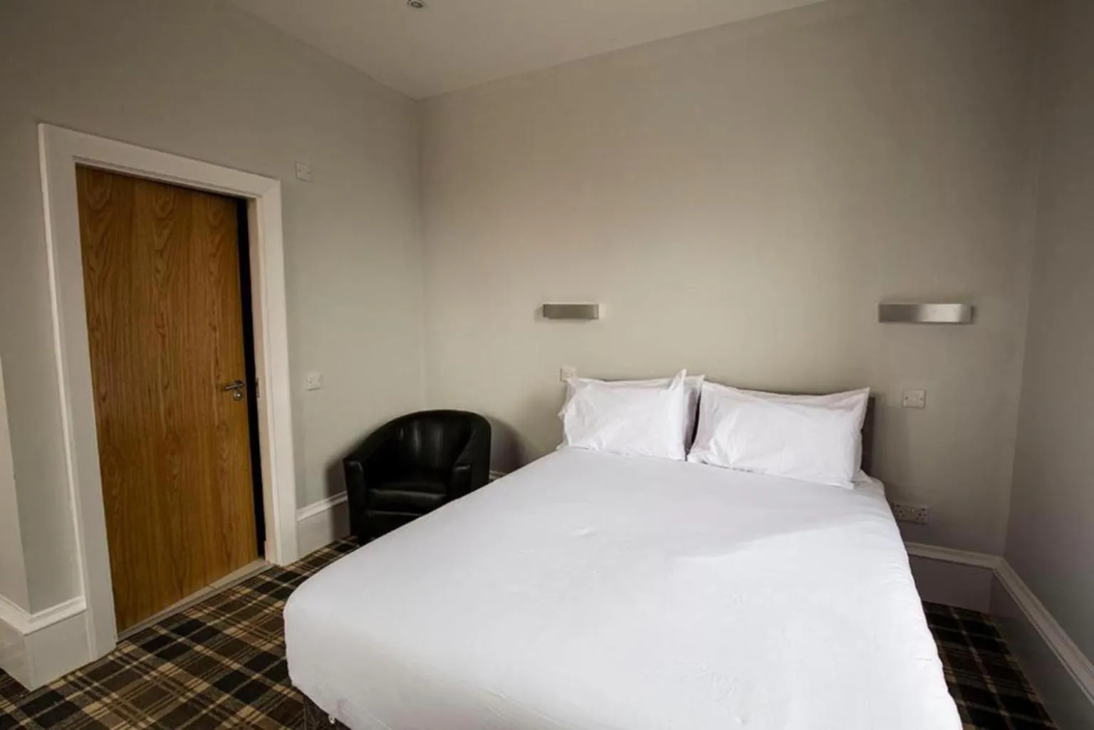 Bed in Crown Hotel & Bar