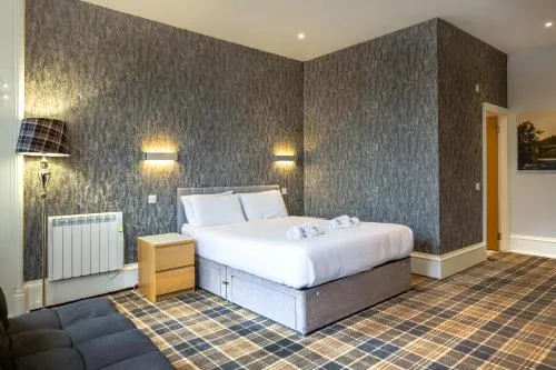 Crown Hotel & Bar