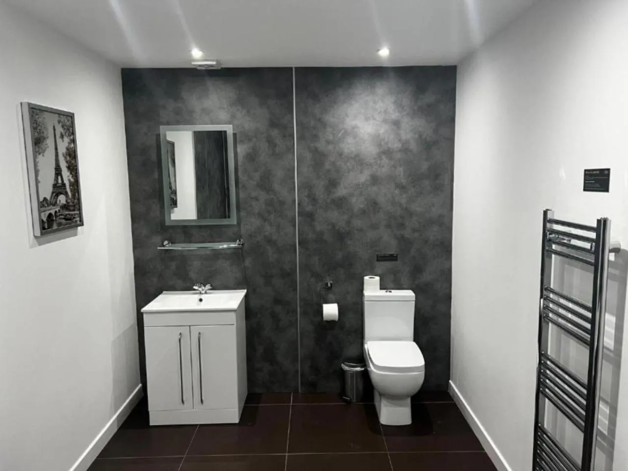 Toilet in Crown Hotel & Bar