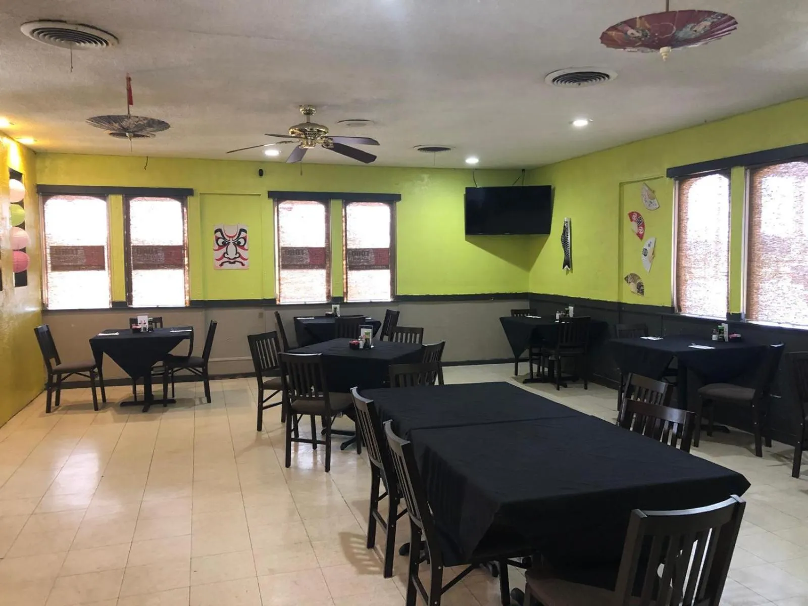 Restaurant/places to eat in American Inn by Hotel O Vernon US 287