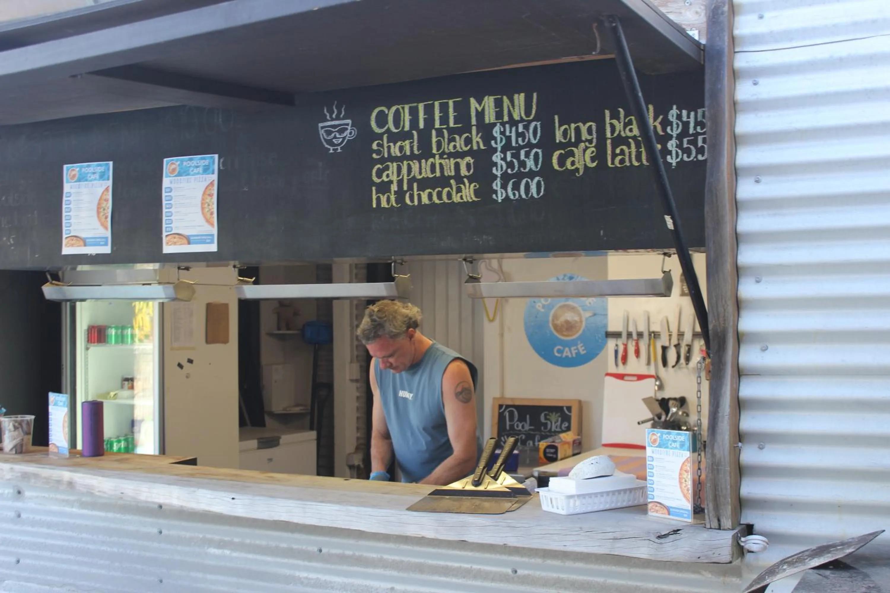 Restaurant/places to eat in Dusky Lodge