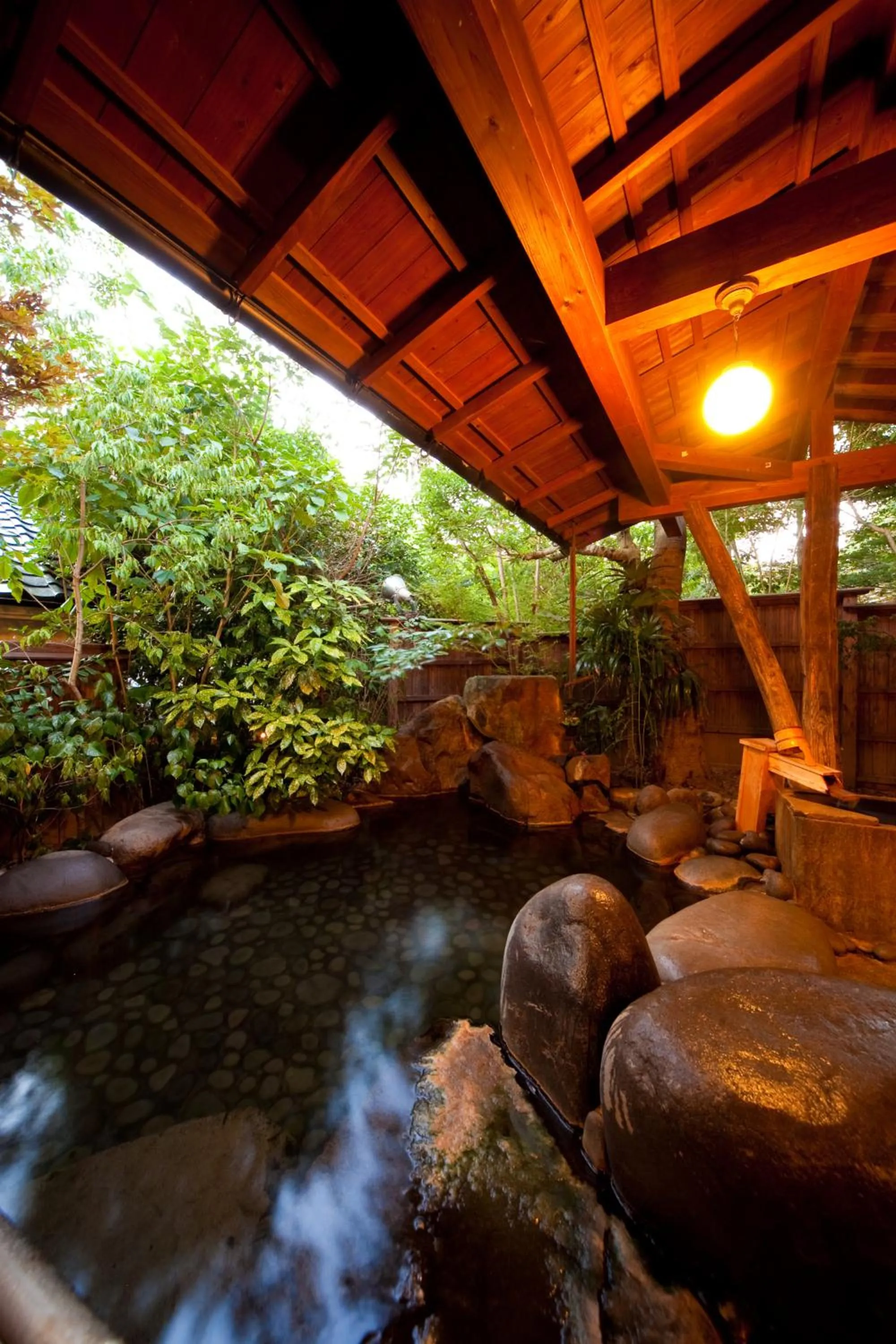 Hot Spring Bath in Hatago Kayausagi