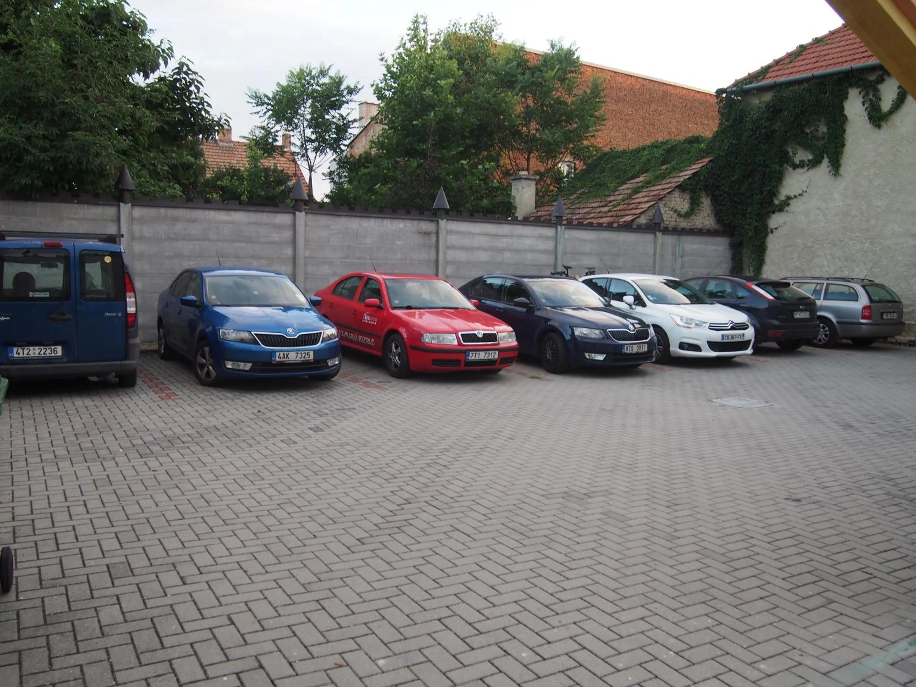 Parking in Hotel Olga