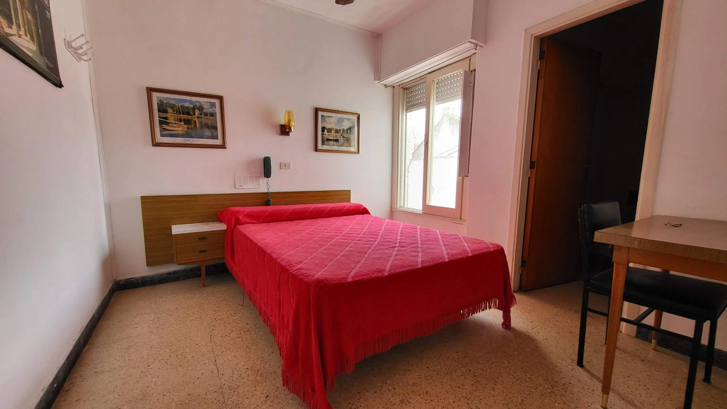 Bedroom, Bed in Hotel Internacional Necochea