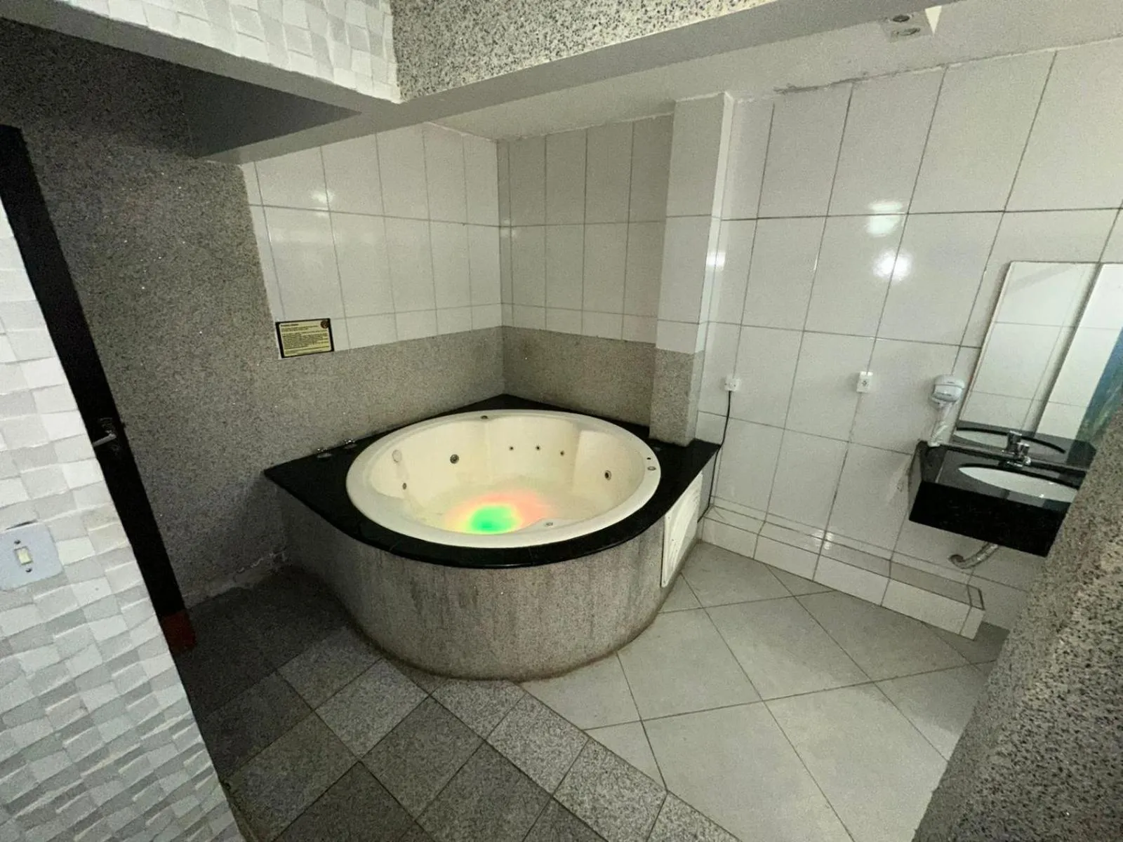 Bath in Caribe Palace Hotel Taguatinga