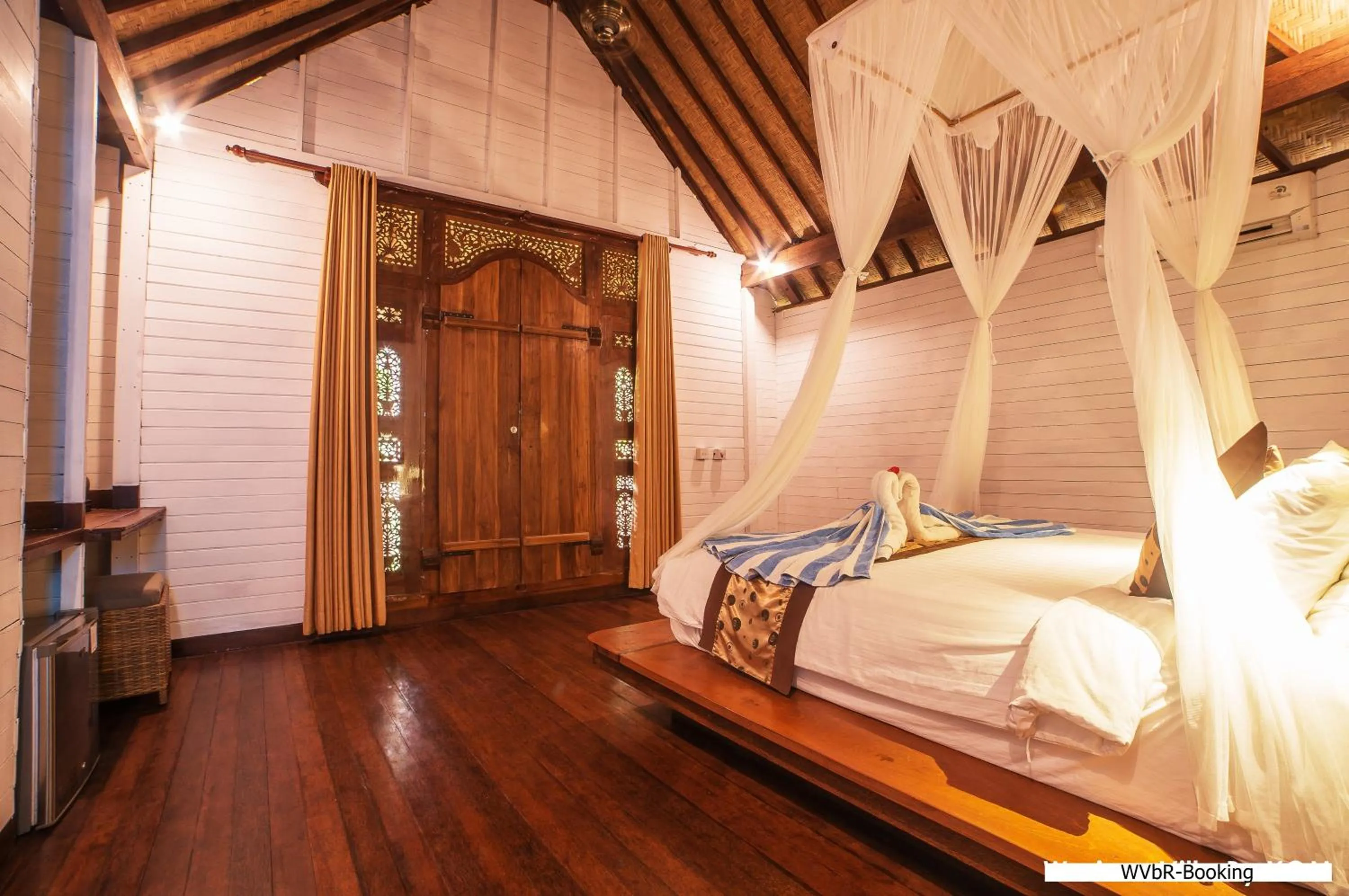 Bed in Warisan Villa By Reccoma