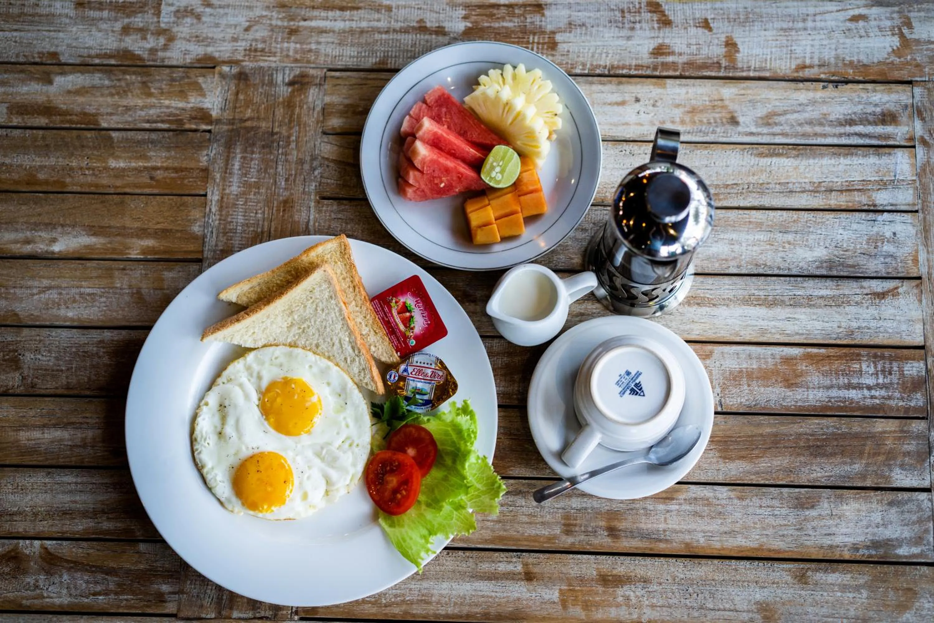 Food and drinks in Warisan Villa By Reccoma