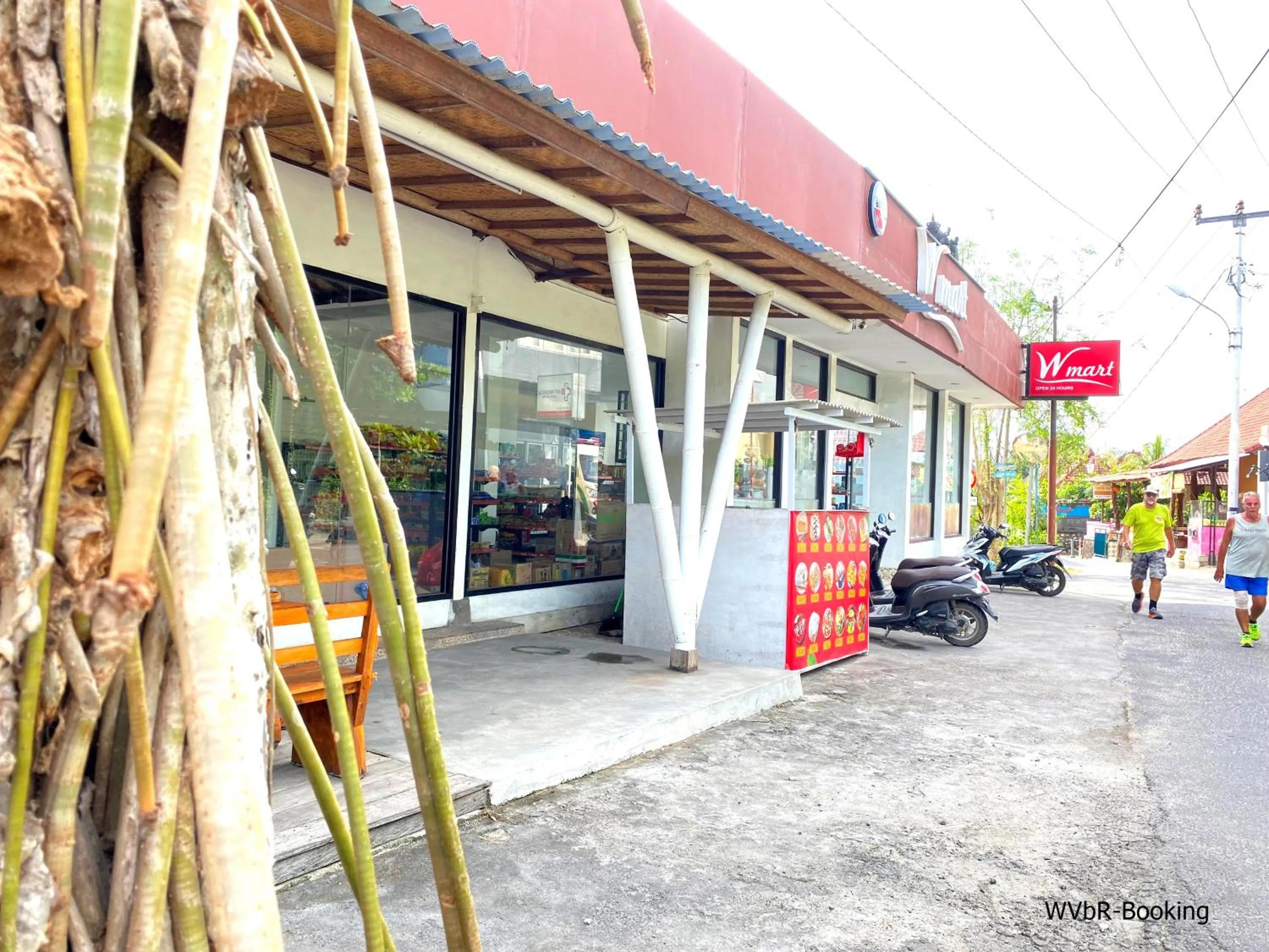 Supermarket/grocery shop in Warisan Villa By Reccoma