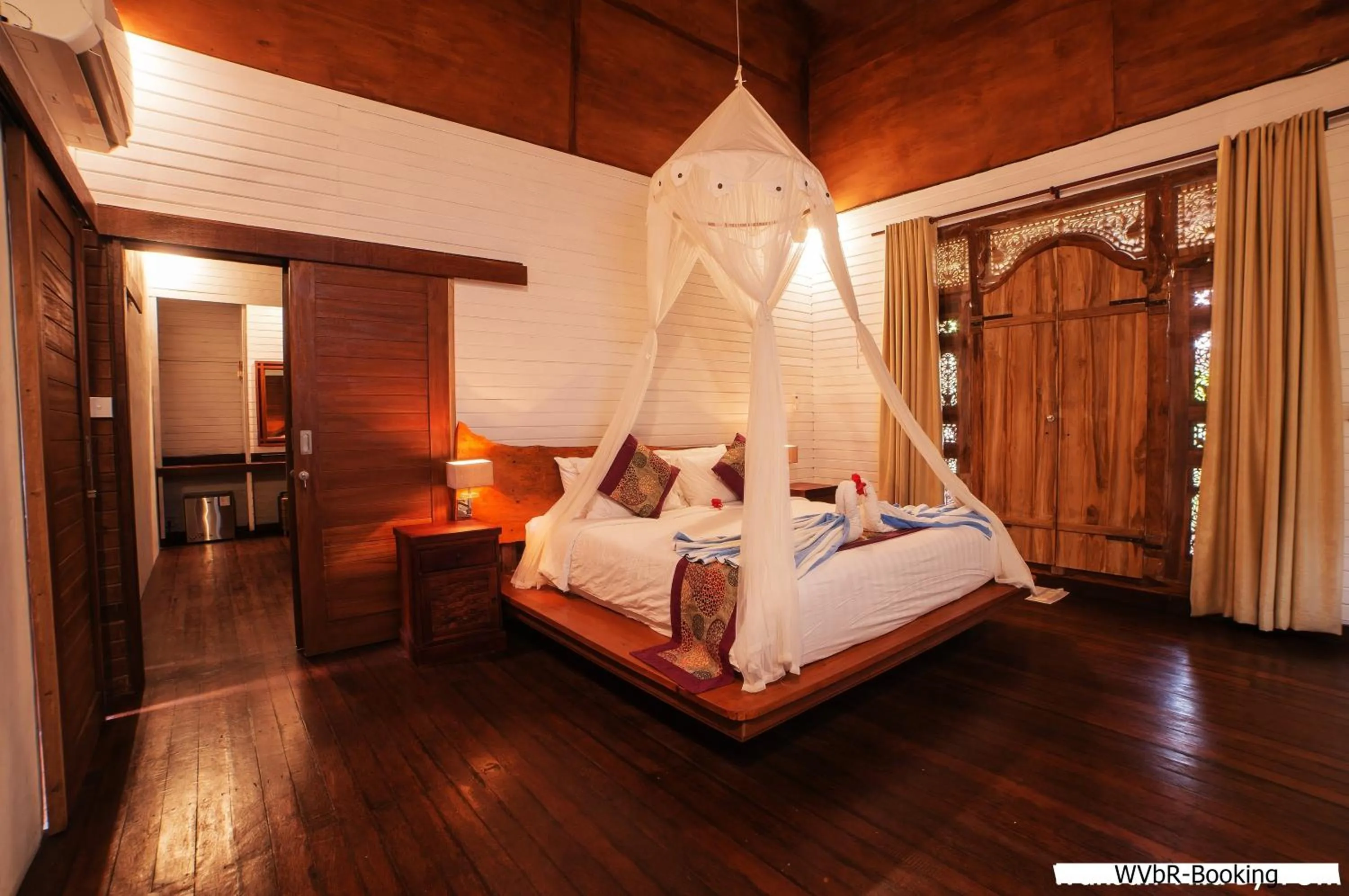 Bed in Warisan Villa By Reccoma