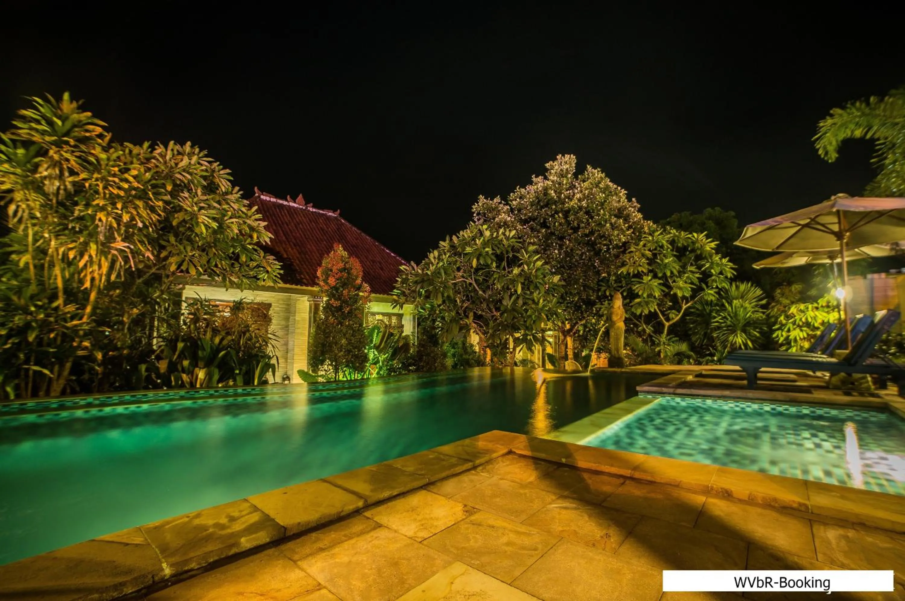 Night in Warisan Villa By Reccoma