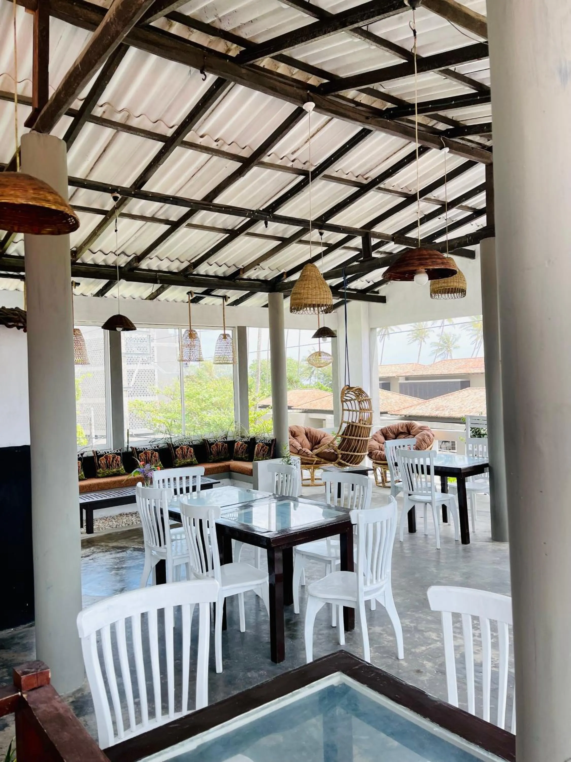 Restaurant/places to eat in Cocoplant Surf Inn