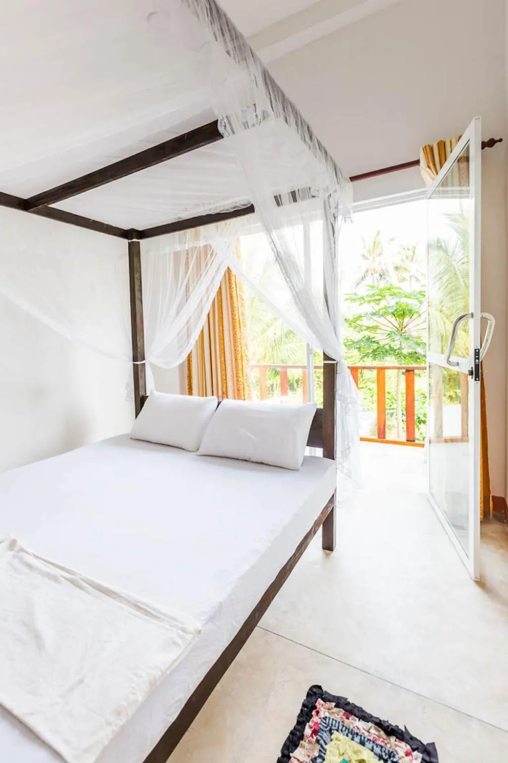 Bed in Cocoplant Surf Inn