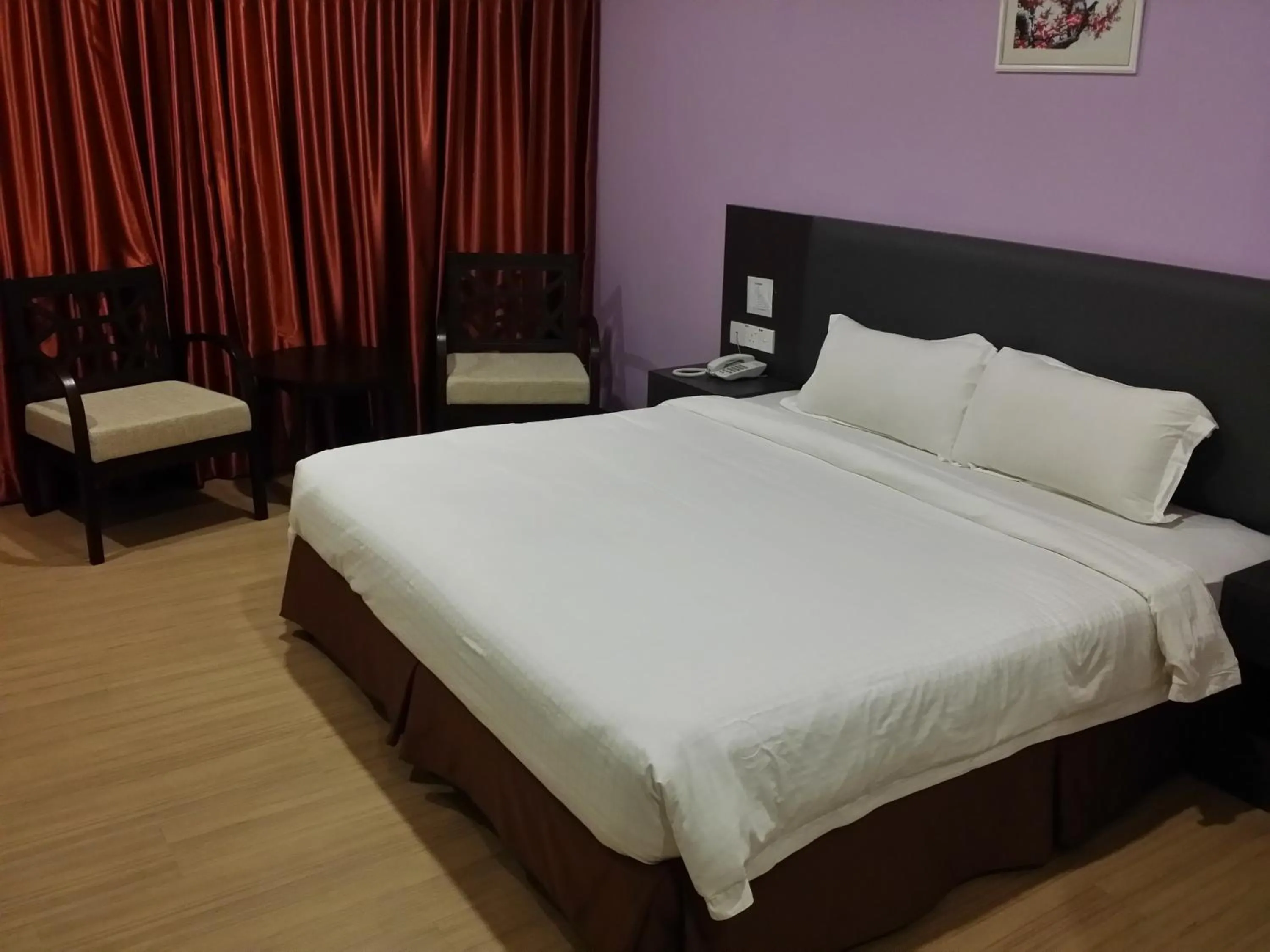 Bedroom, Bed in MJ Hotel