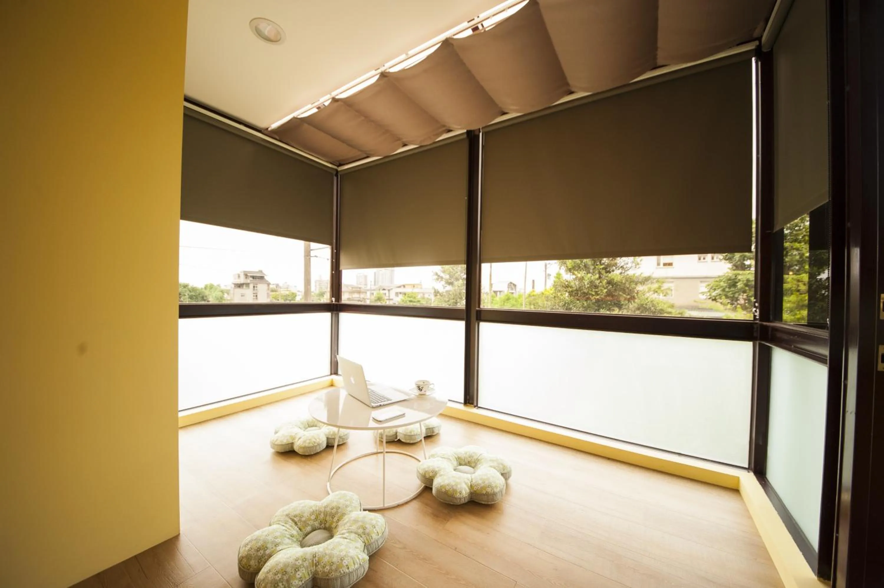 Seating area in Little Sunshine