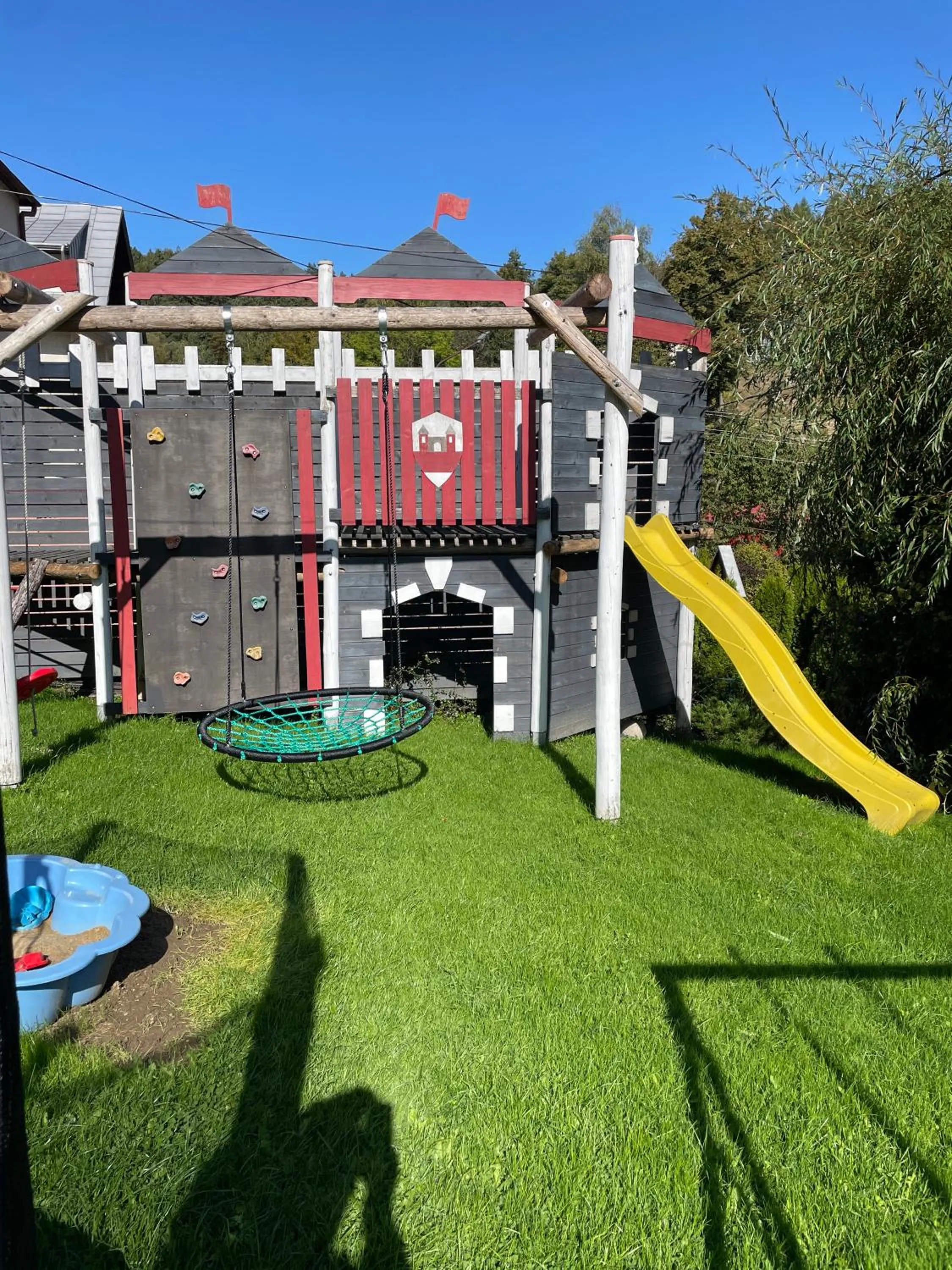 Willa Jolka - parking bezplatny, plac zabaw, wiata grillowa