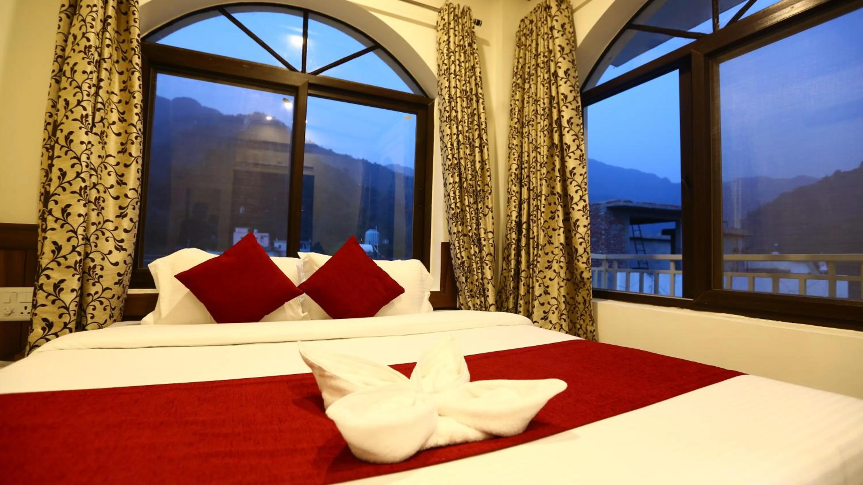 Mountain view, Bed in Vedas Tapovan