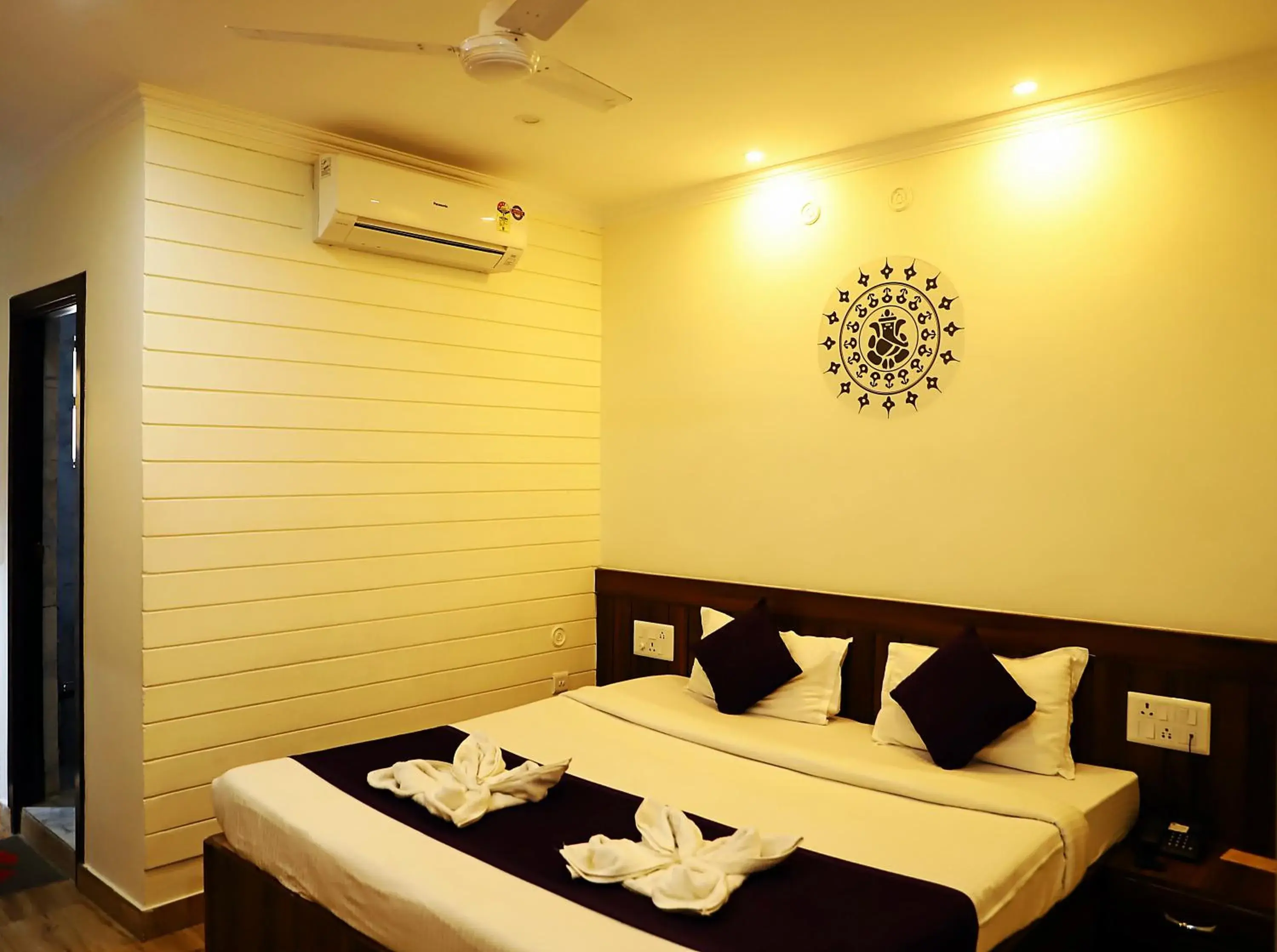 Photo of the whole room, Bed in Vedas Tapovan Photo of the whole room, Bed in Vedas Tapovan