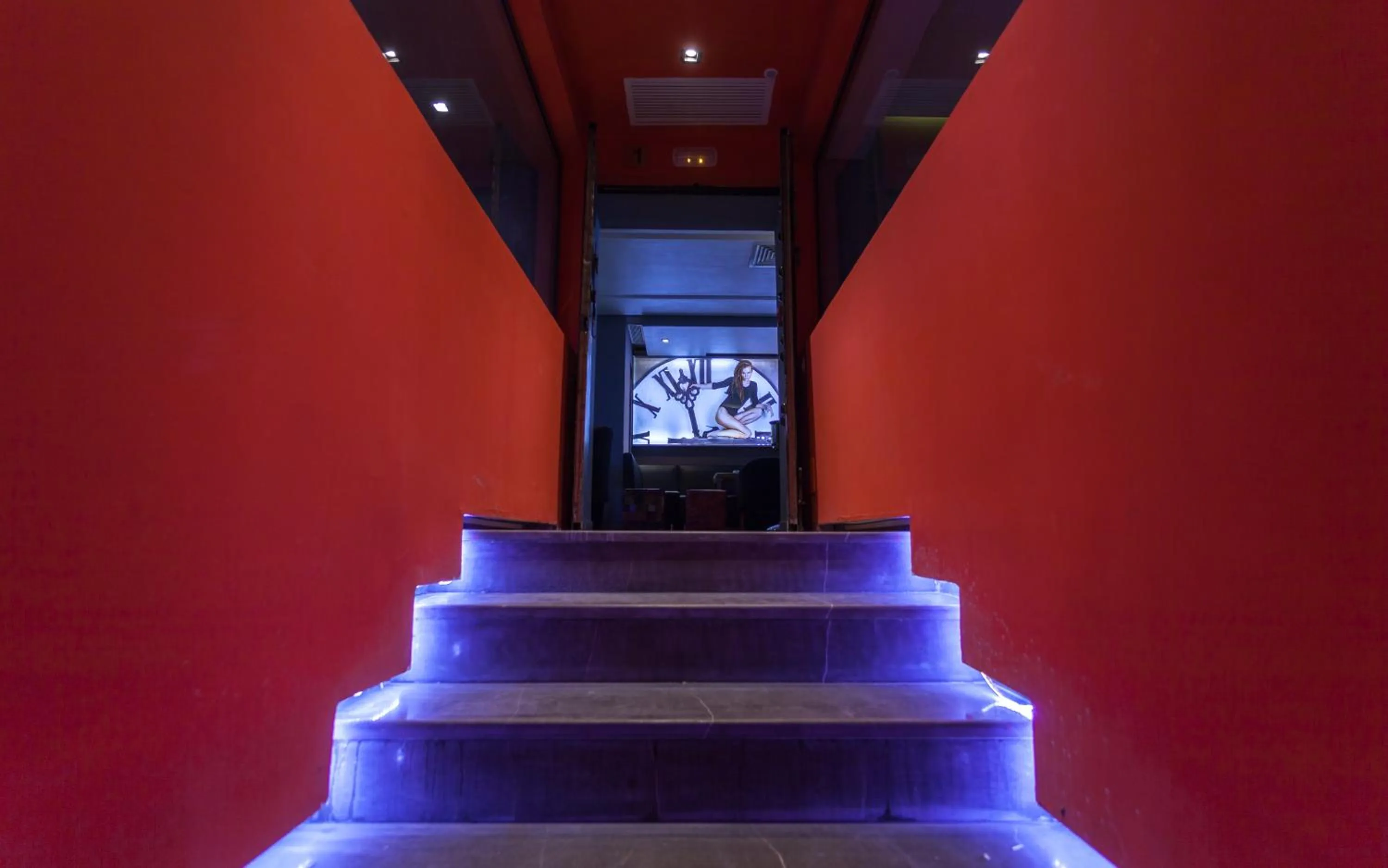 Restaurant/places to eat in Business Hotel