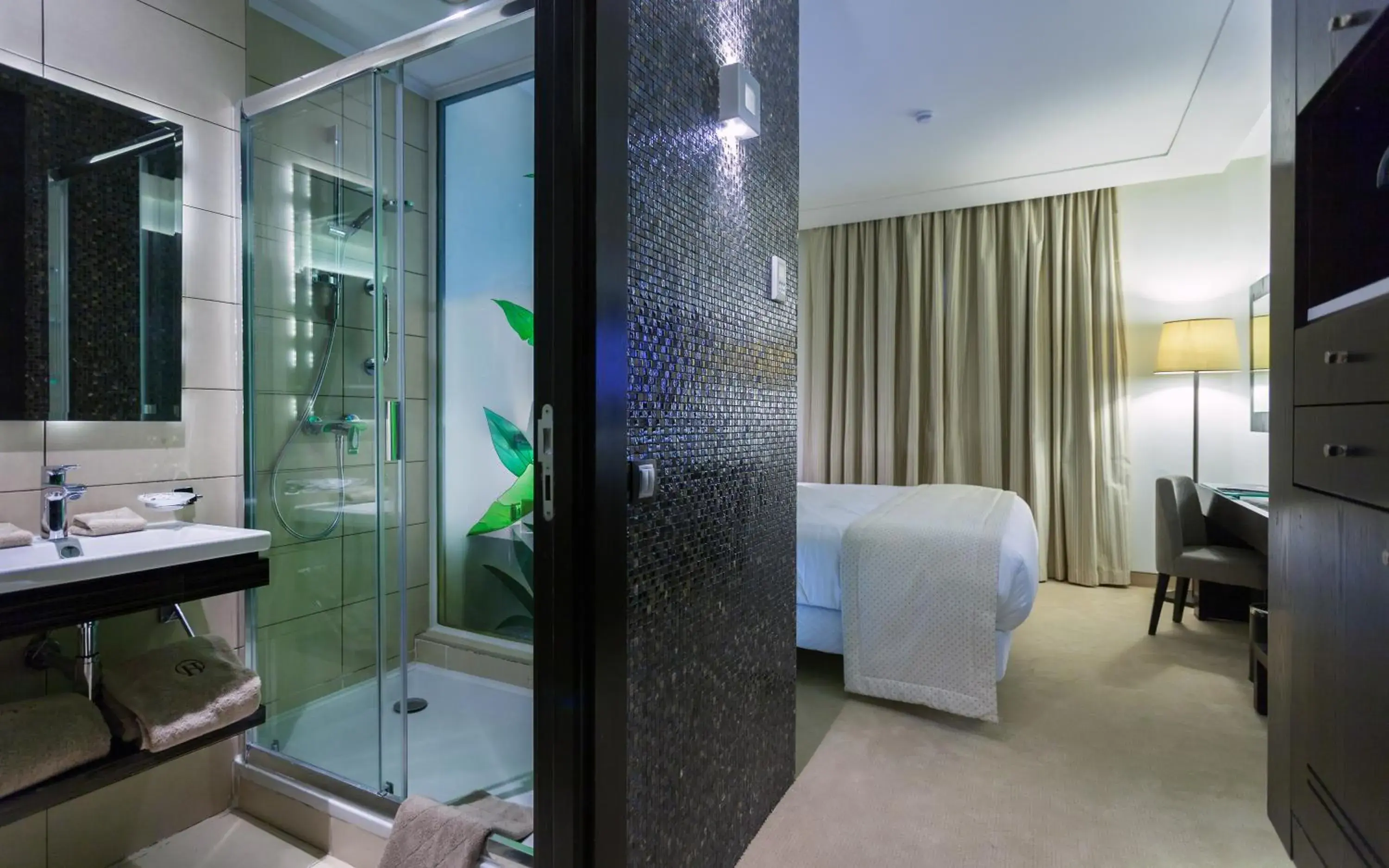 Bed in Business Hotel Bed in Business Hotel