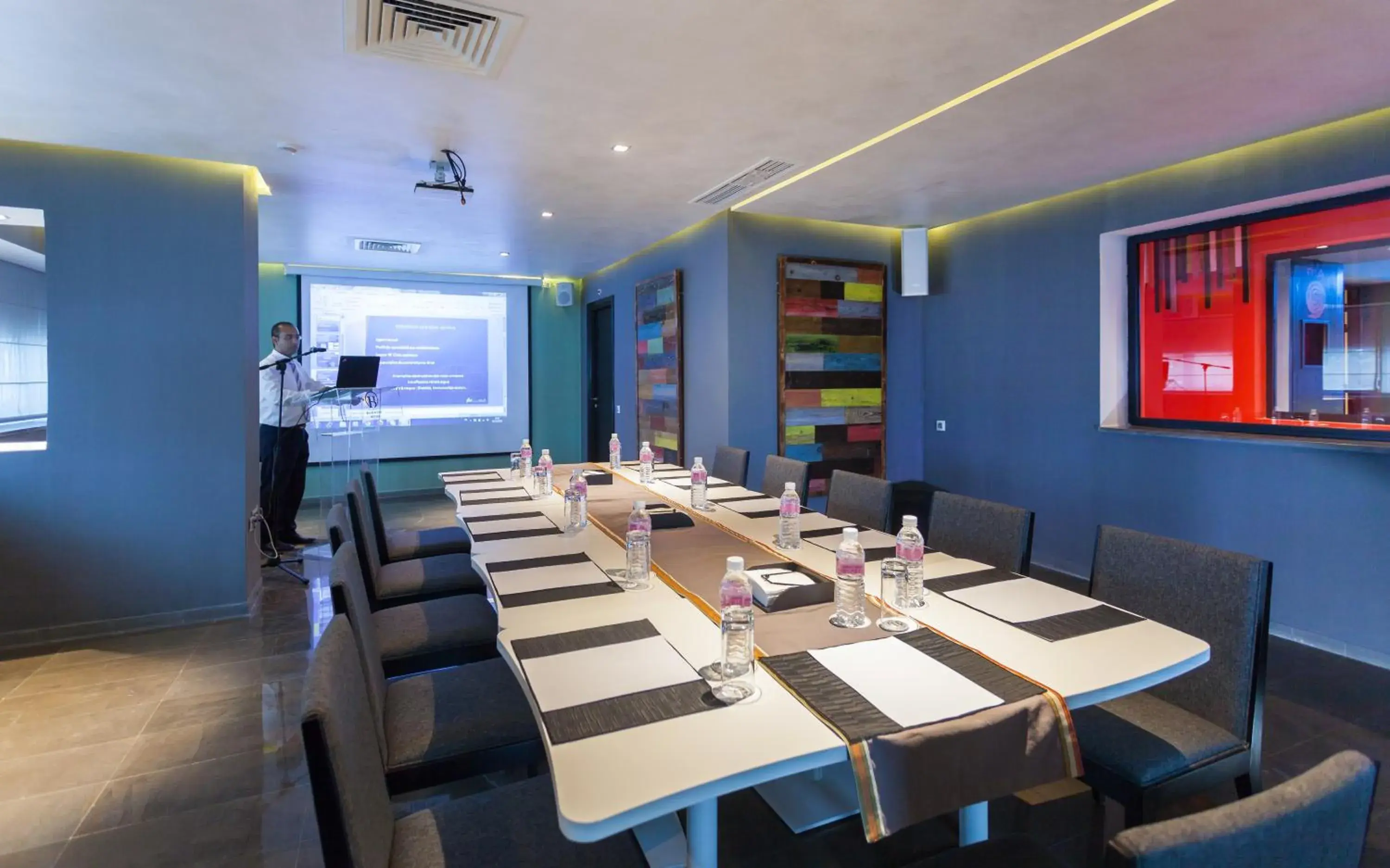 Restaurant/places to eat in Business Hotel Restaurant/places to eat in Business Hotel