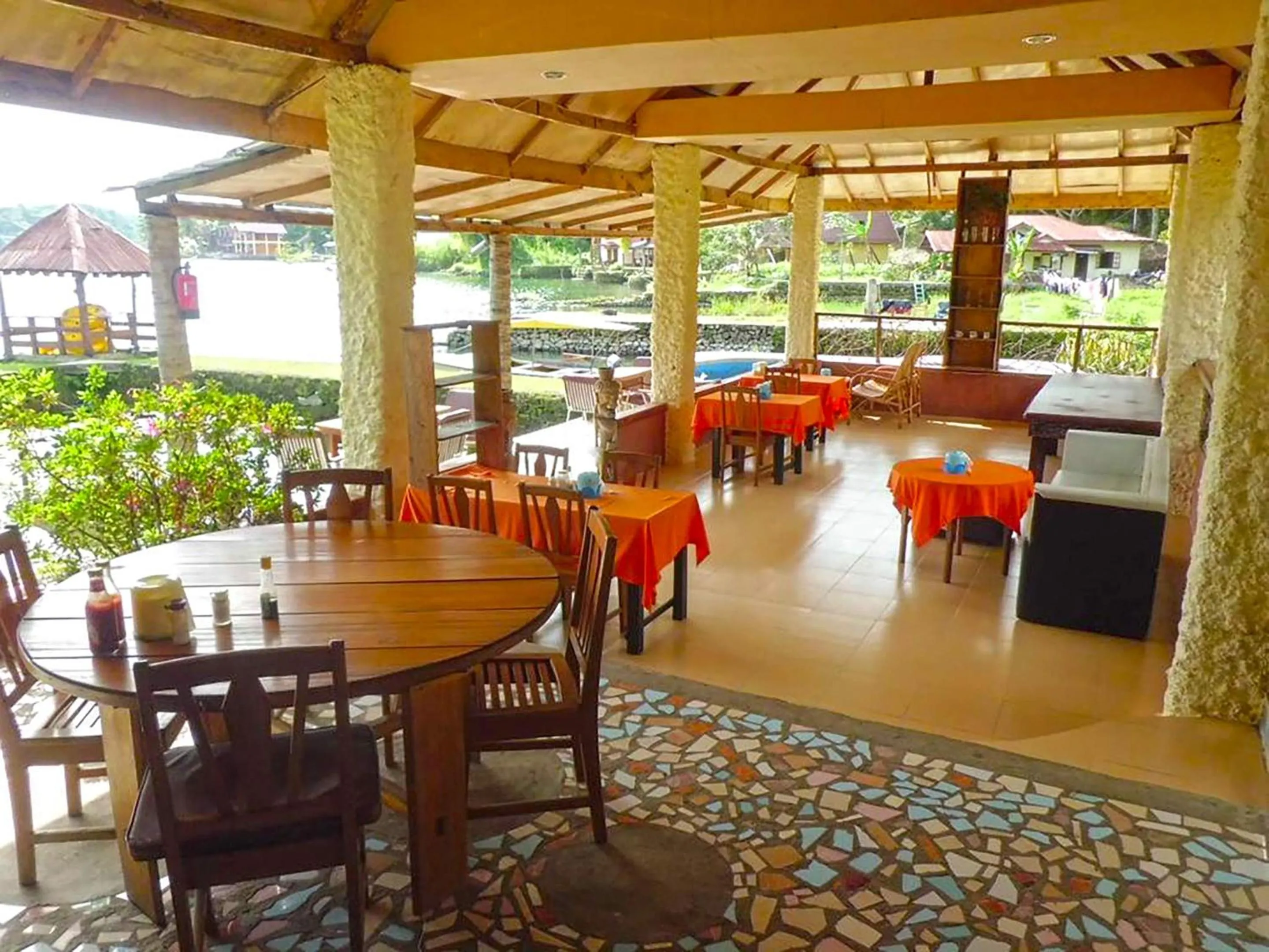 Restaurant/places to eat in Tuk Tuk Timbul Bungalows