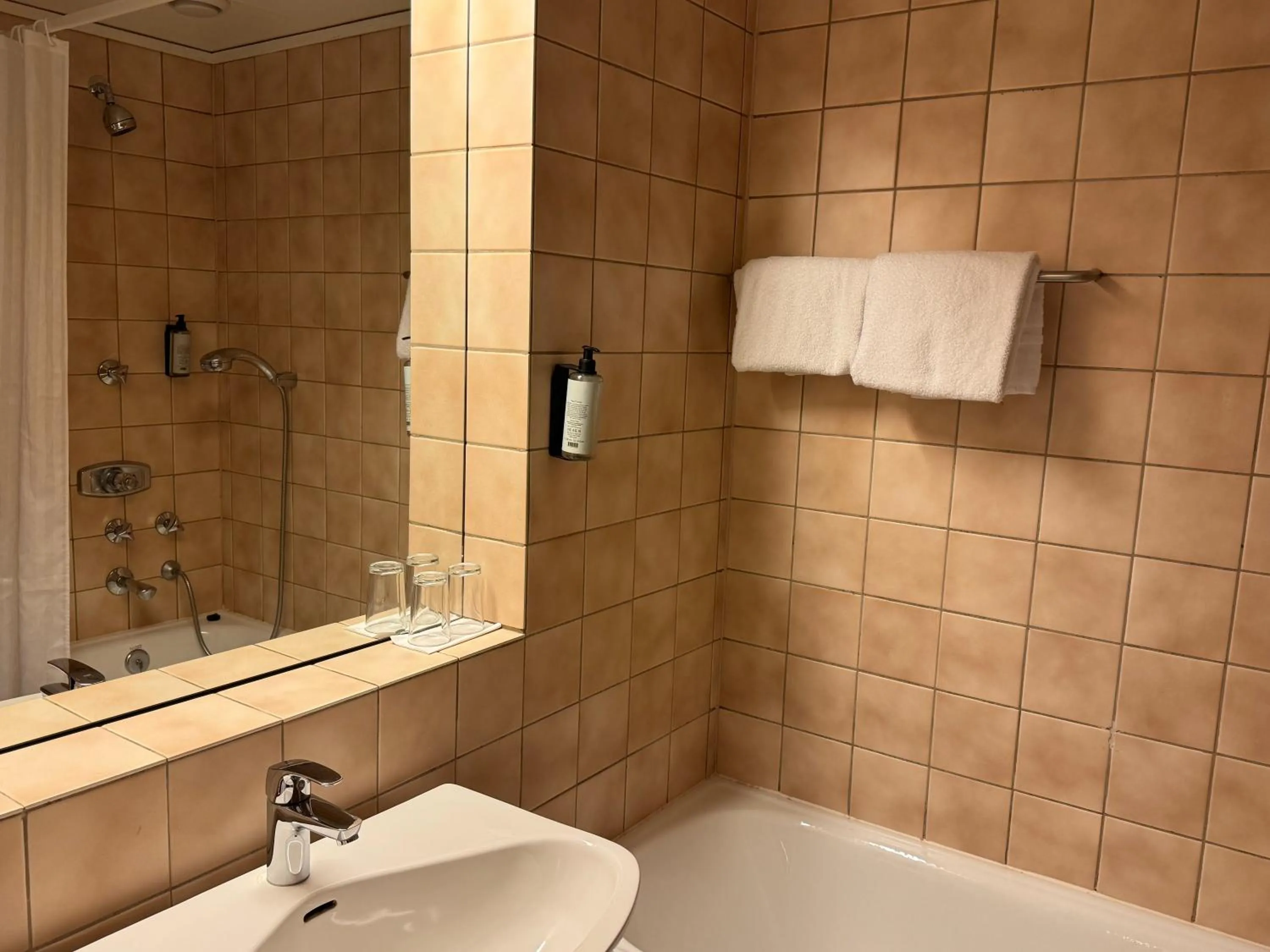 Bathroom in Park Hotel Vossevangen