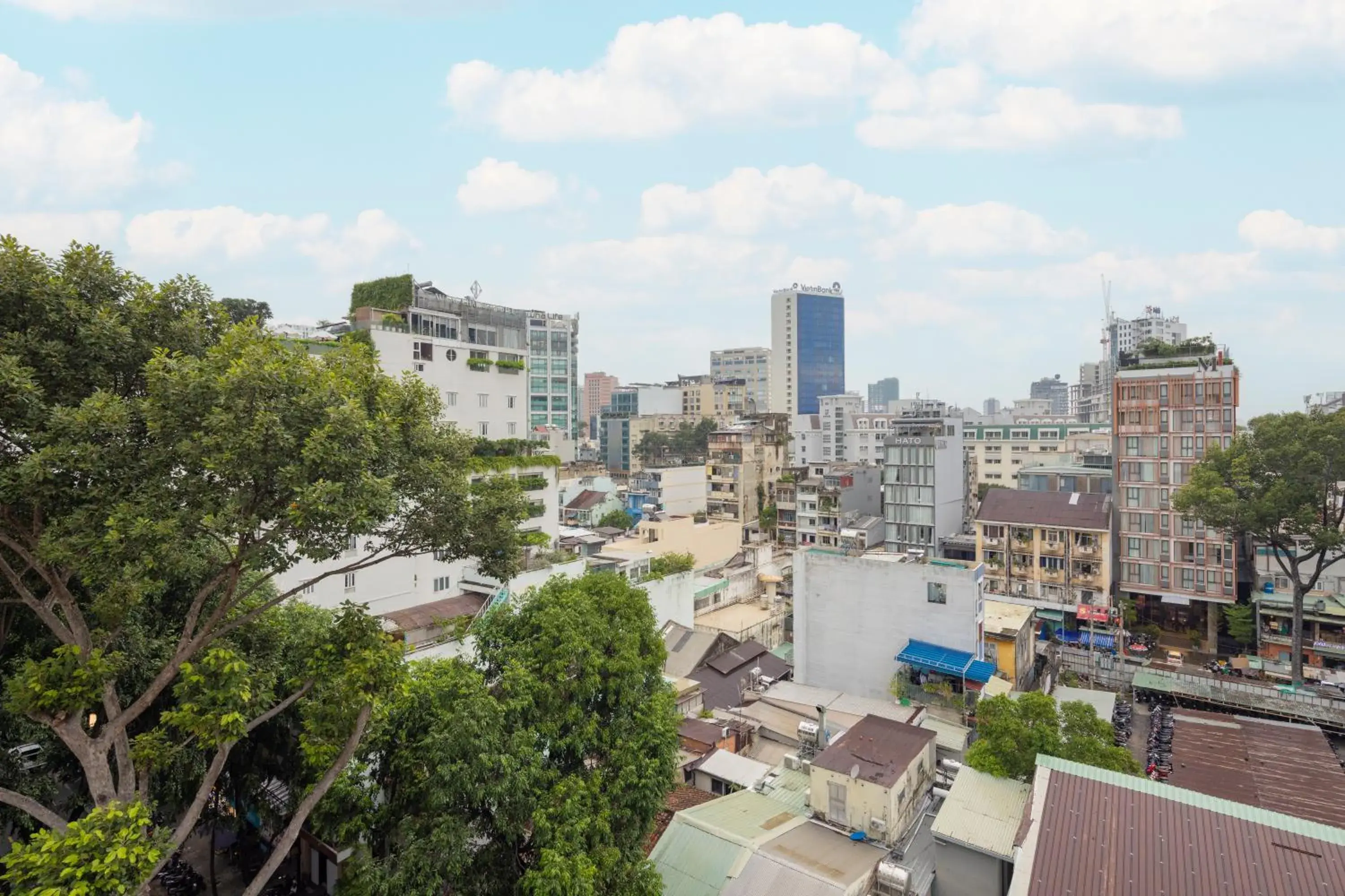 Property building in Saigon Pink Hotel Property building in Saigon Pink Hotel