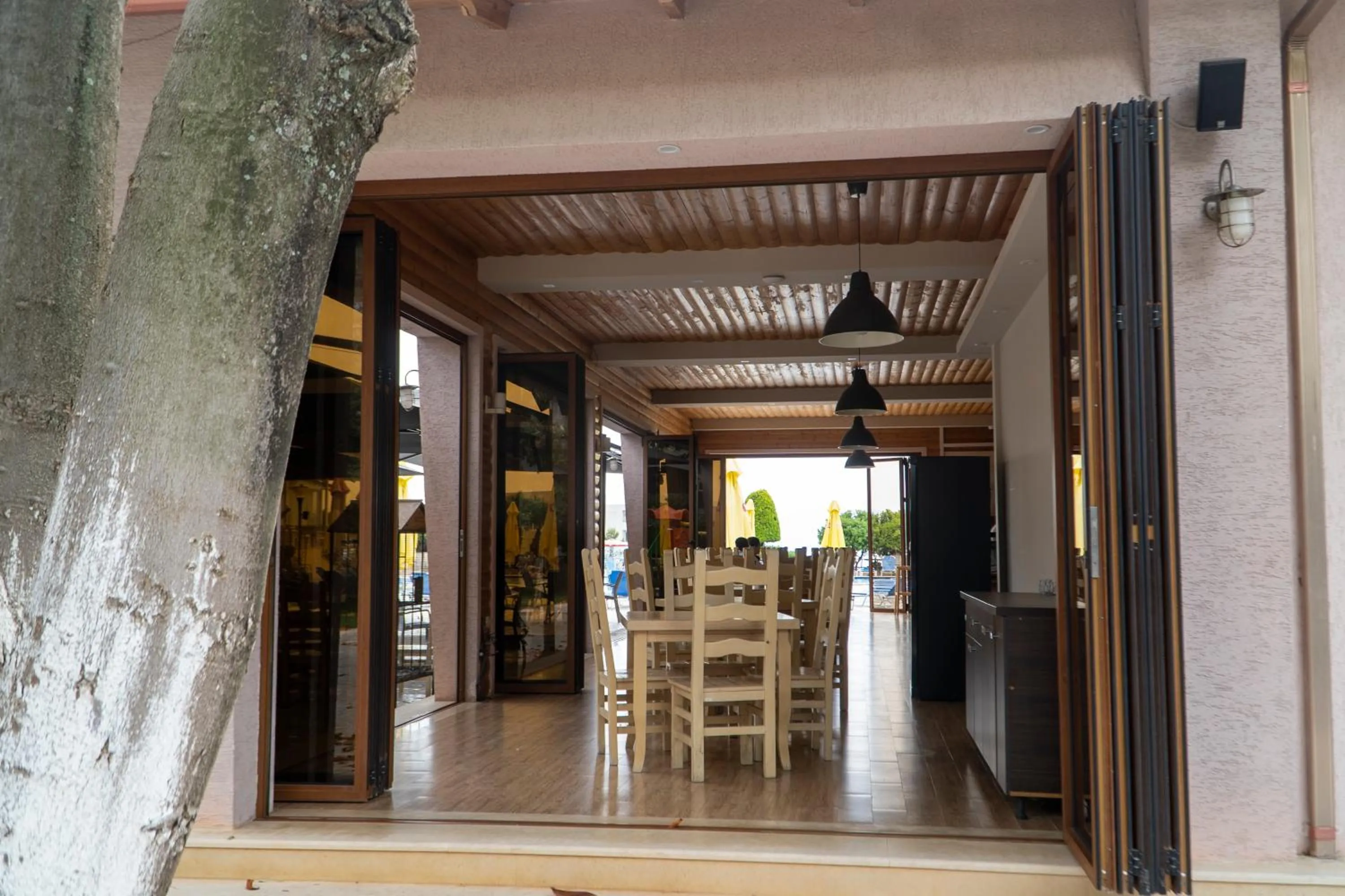 Restaurant/places to eat in Hotel Mediterrane