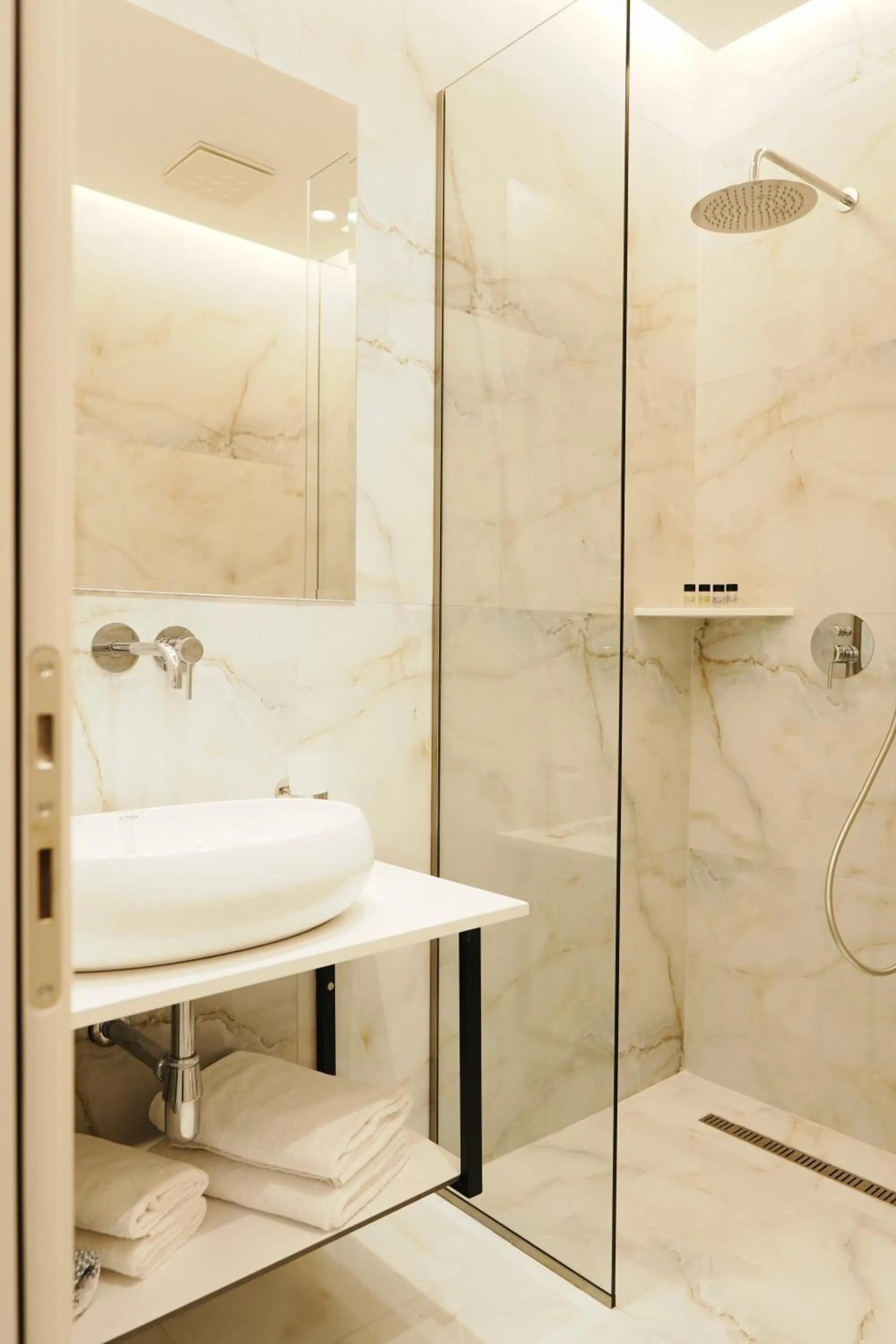 Bathroom in Hotel Mediterrane