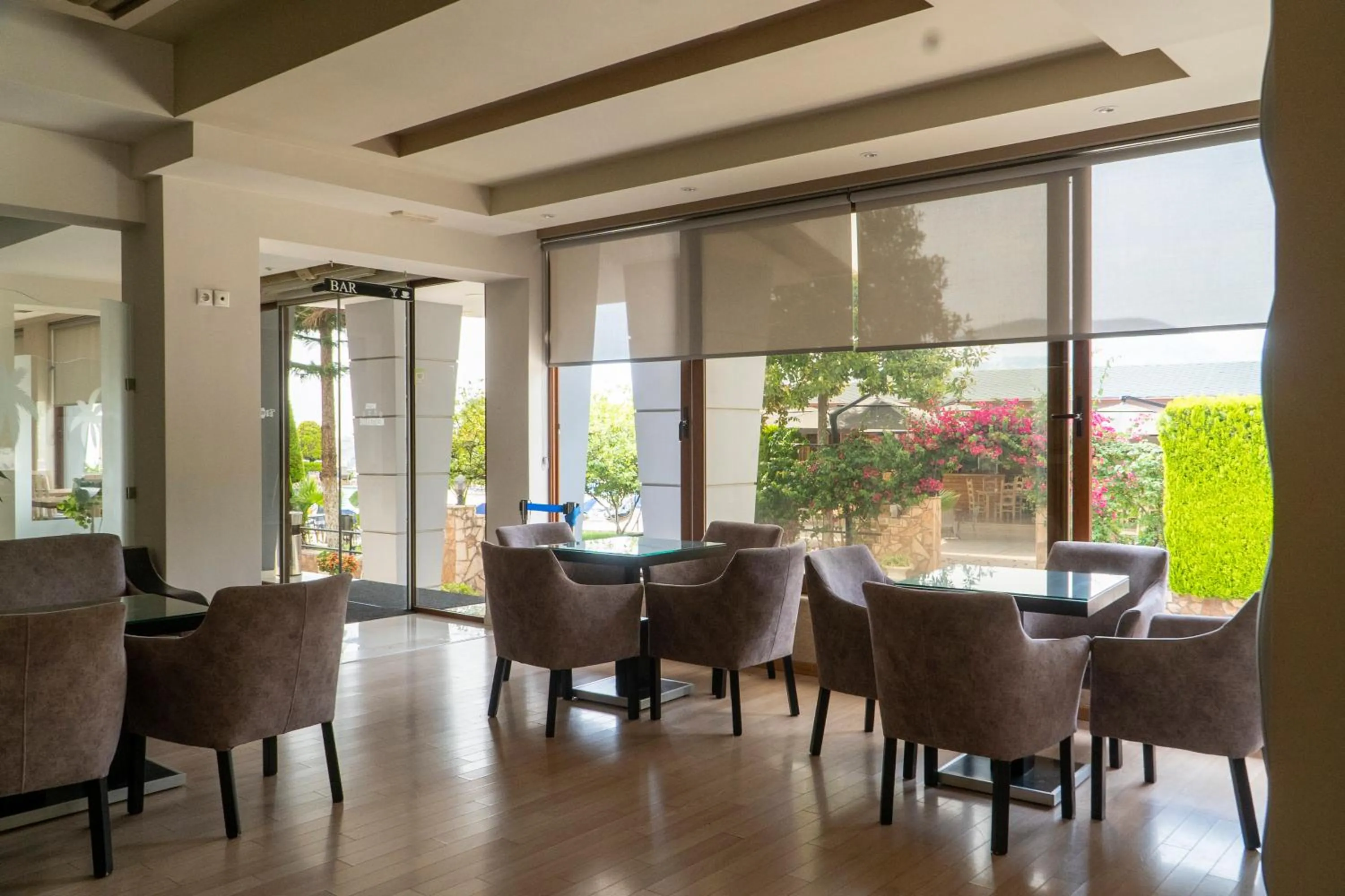 Lounge or bar in Hotel Mediterrane