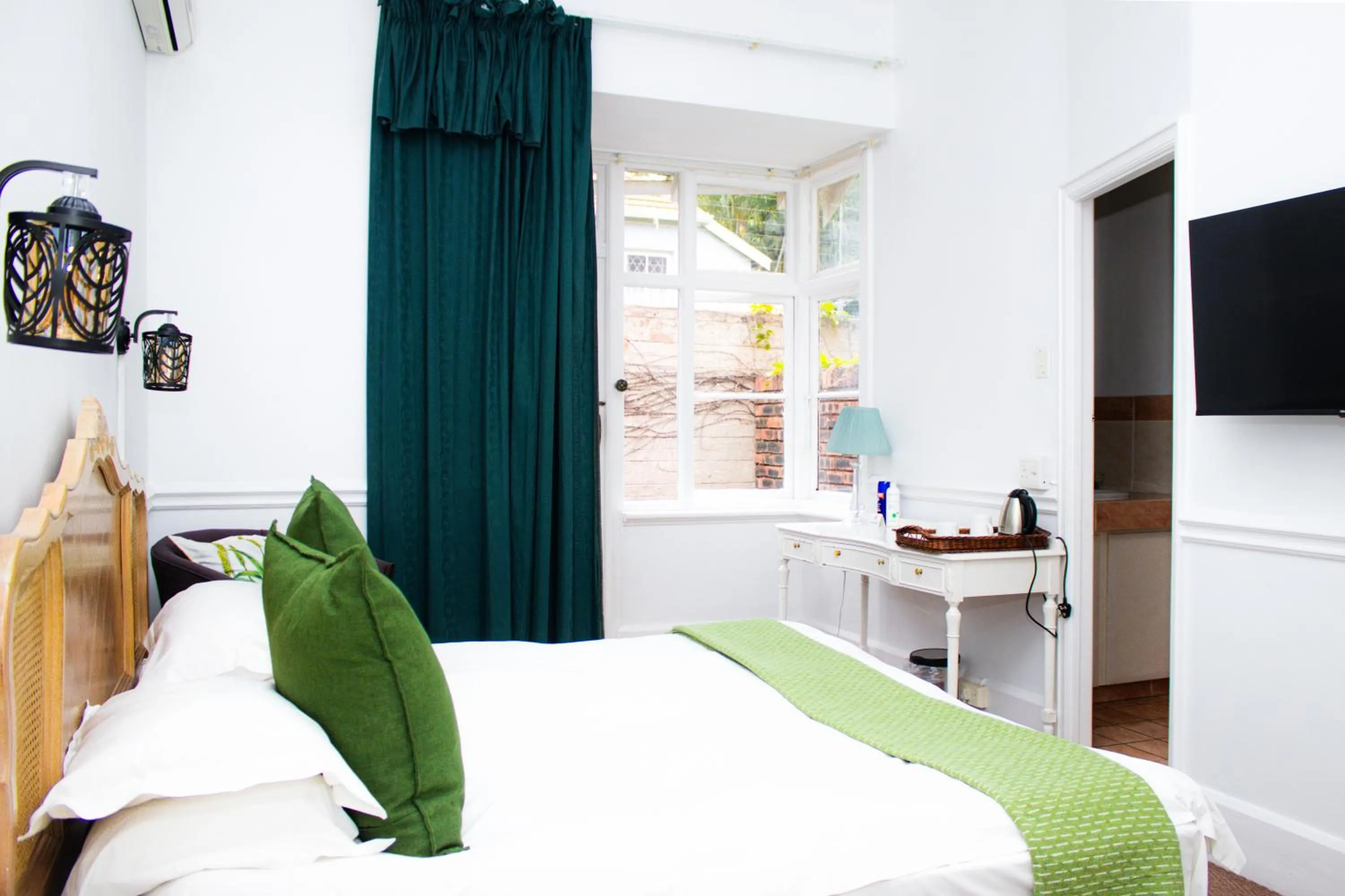 Bed in Roseland House