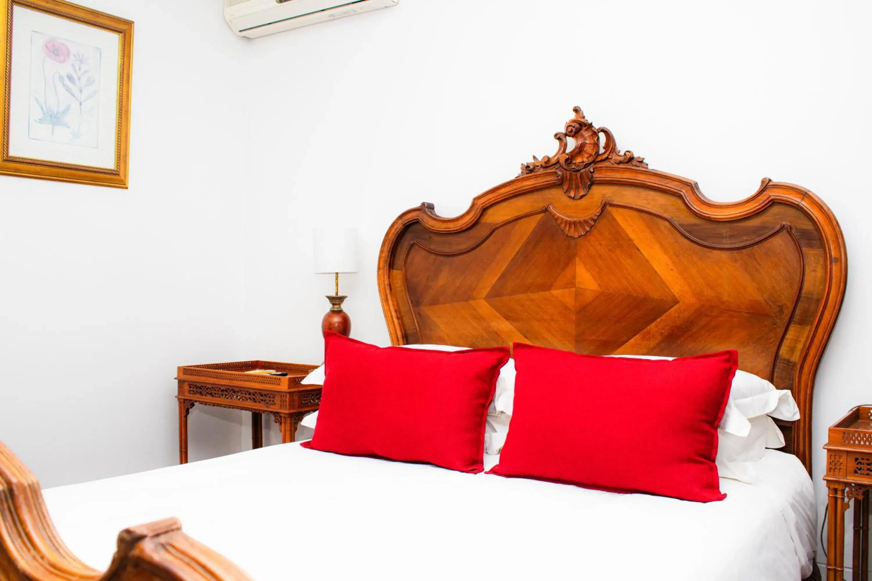 Bed in Roseland House Bed in Roseland House