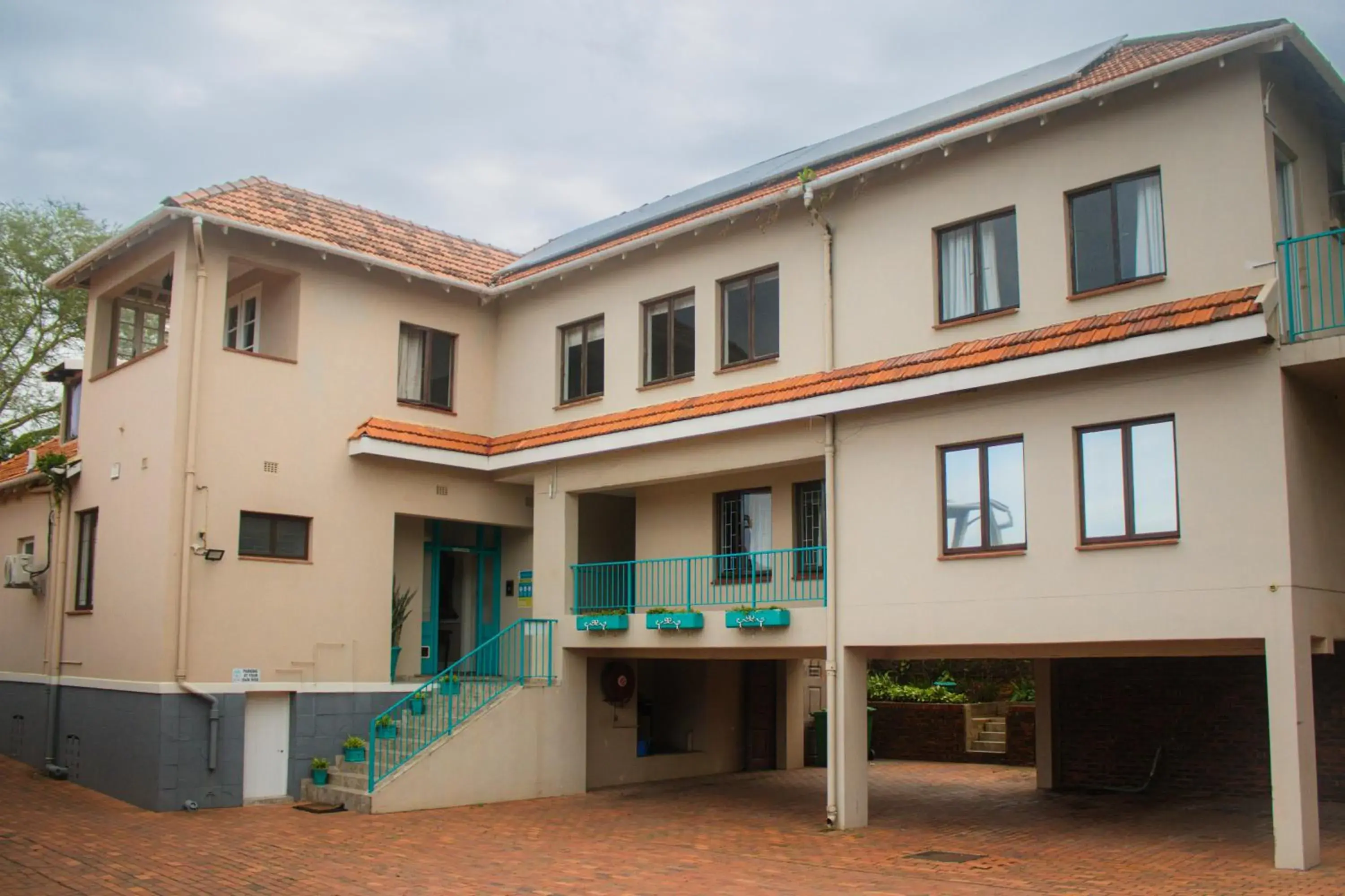 Property building in Roseland House Property building in Roseland House