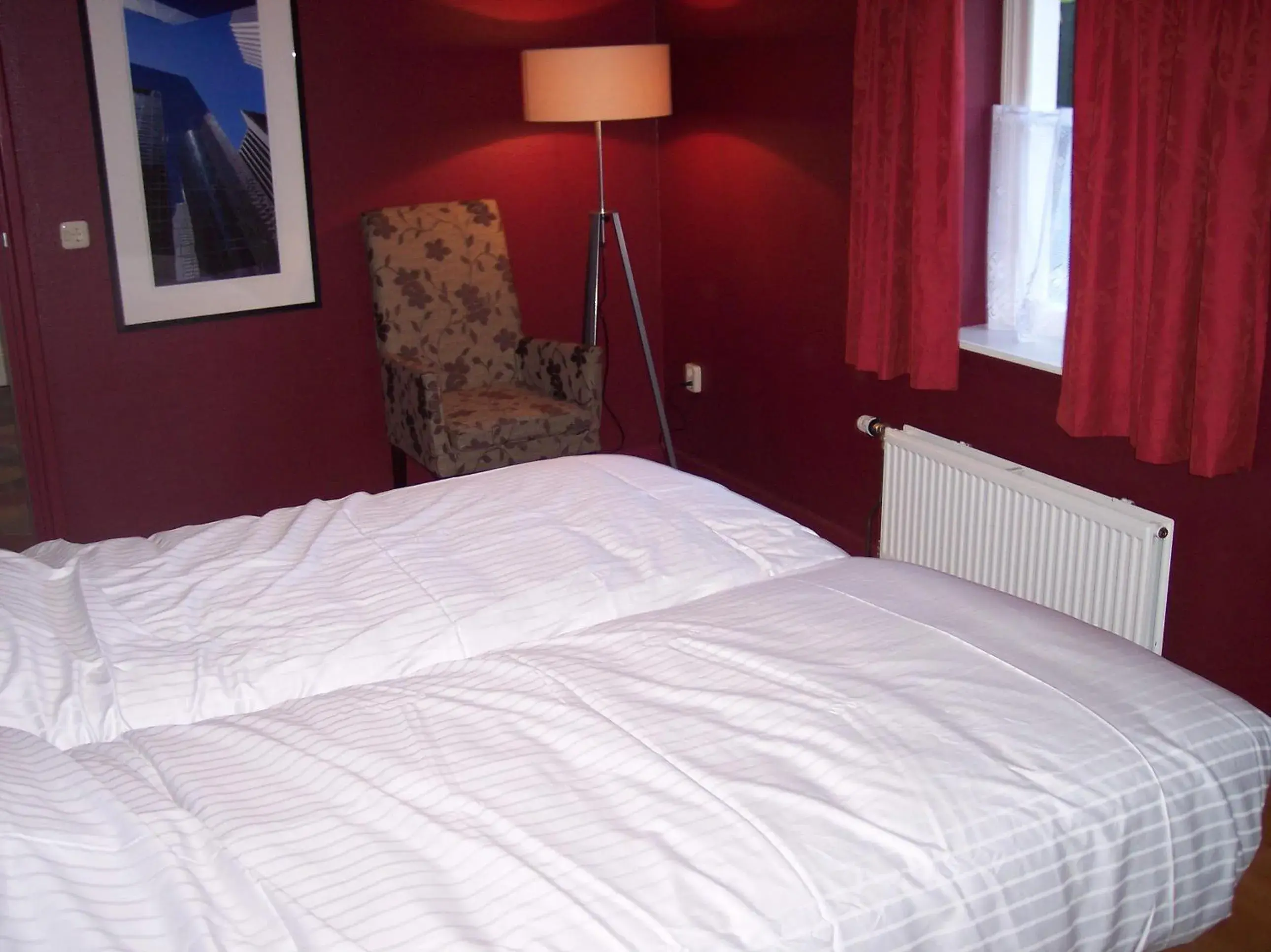 Twin Room with Bathroom - single occupancy in Hotel Bertram Twin Room with Bathroom - single occupancy in Hotel Bertram